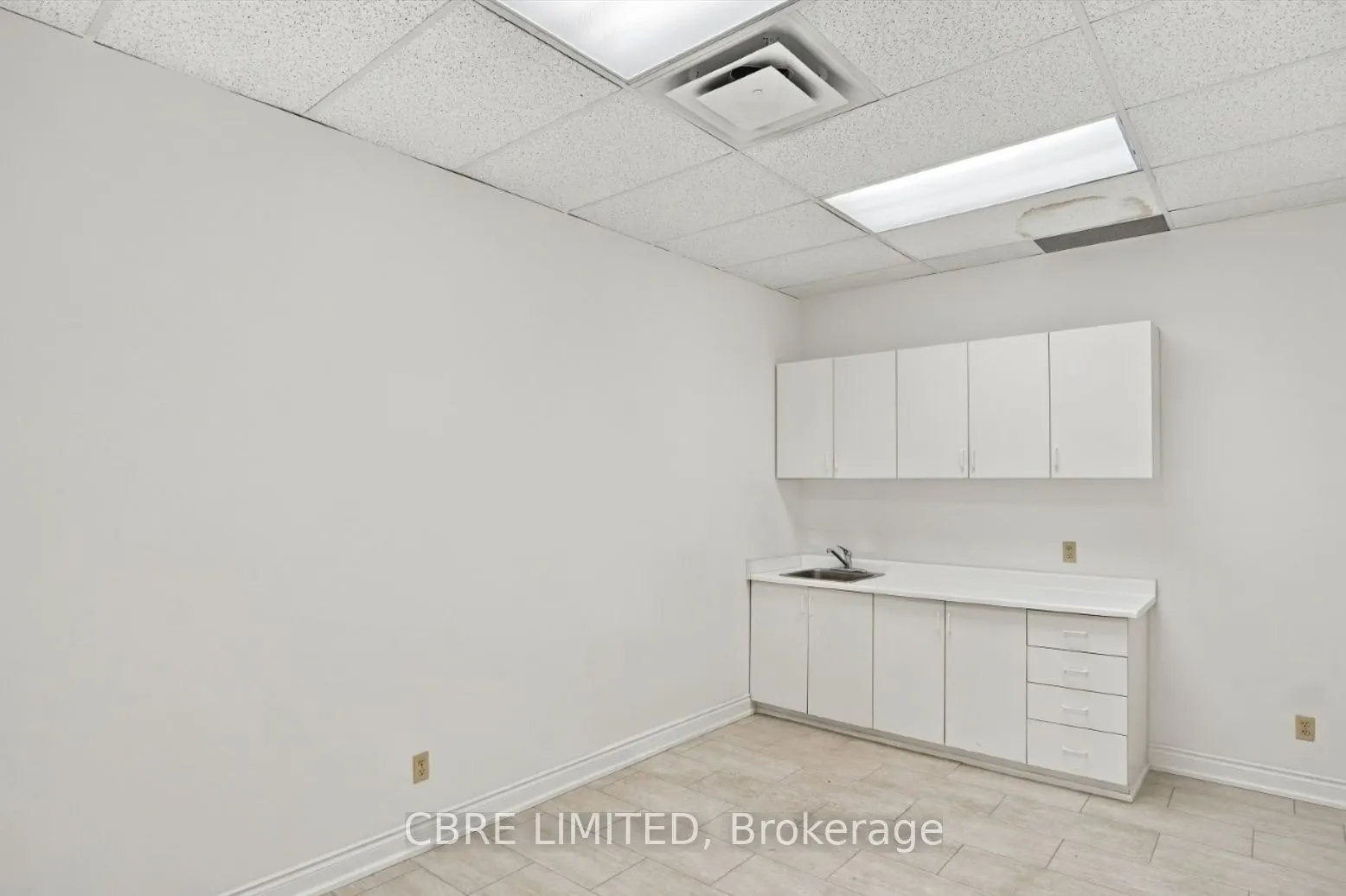 760 Pacific Road #25-27