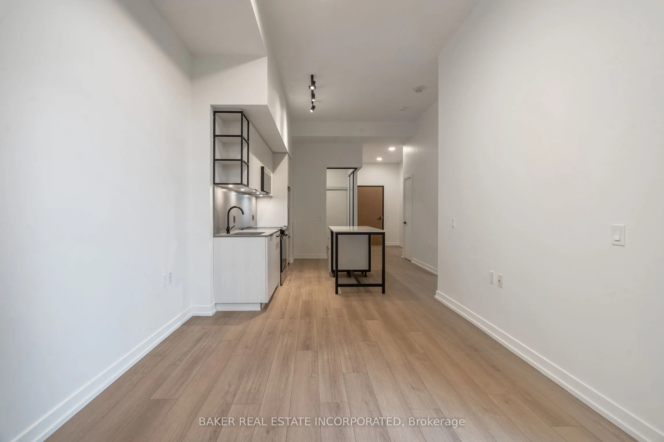 740 Dupont Street #208