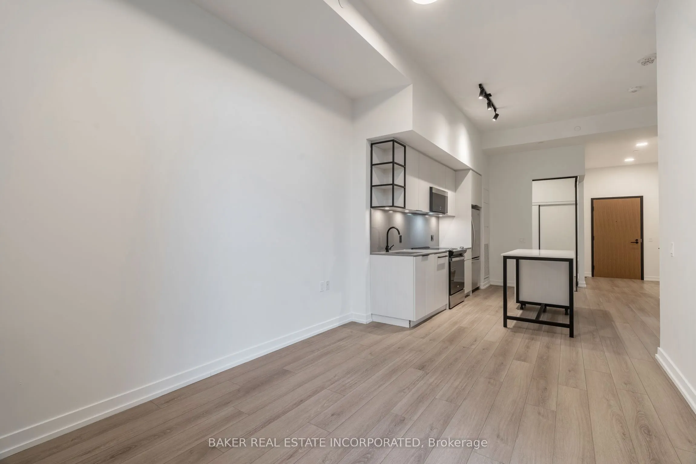 740 Dupont Street #208