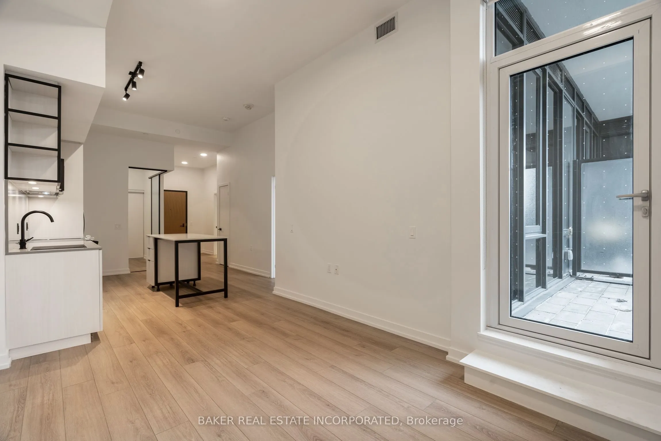 740 Dupont Street #208