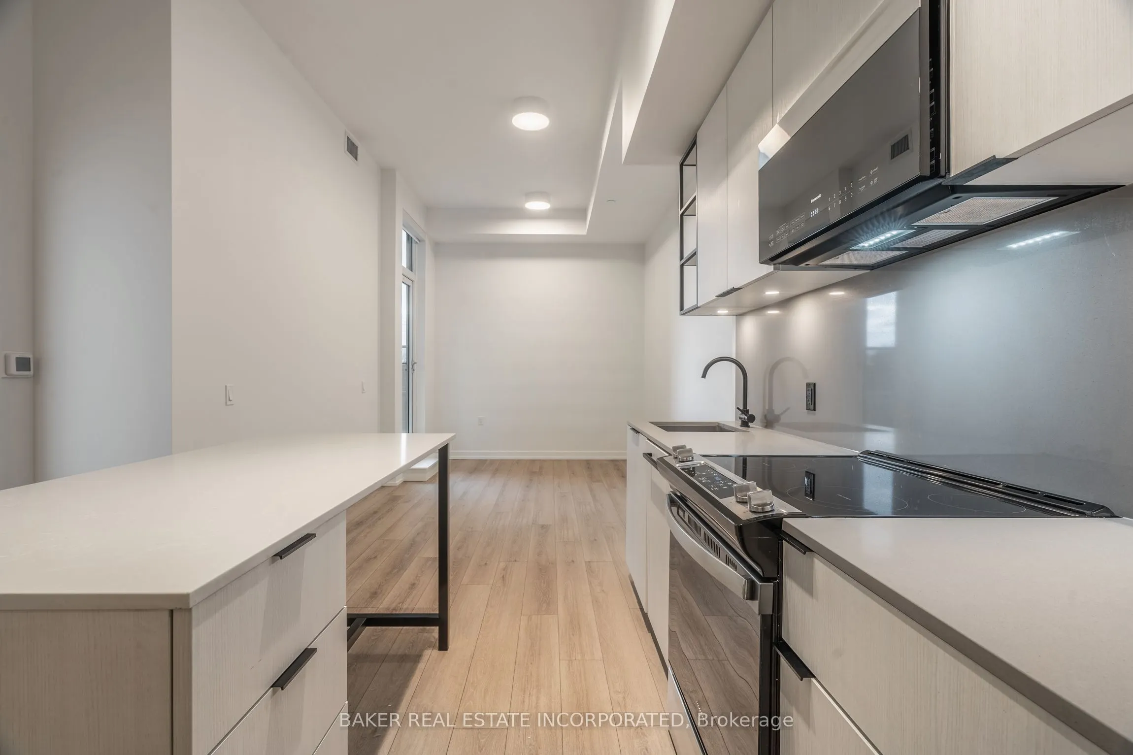 740 Dupont Street #208