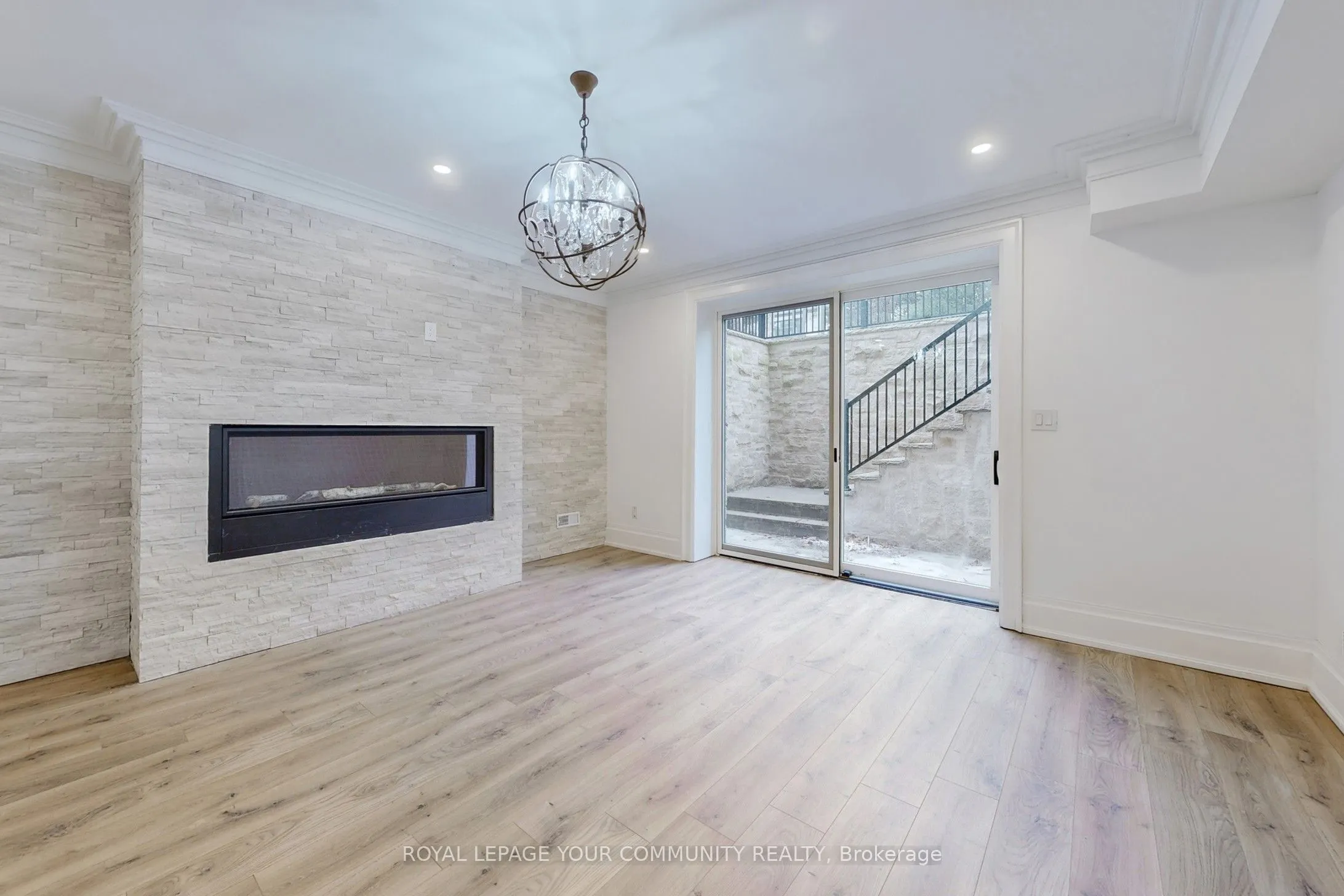 1427 Lakeshore Road W