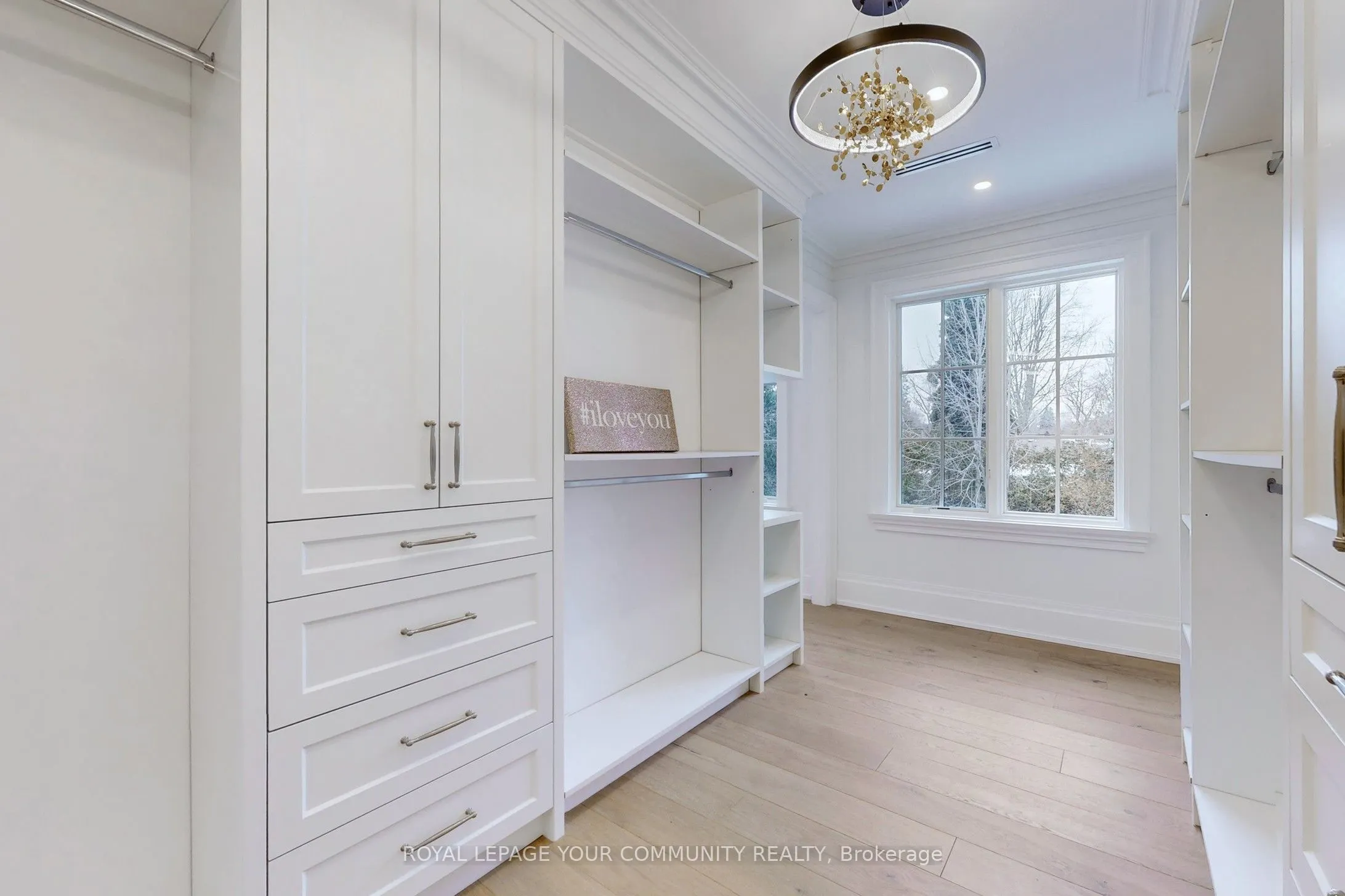 1427 Lakeshore Road W