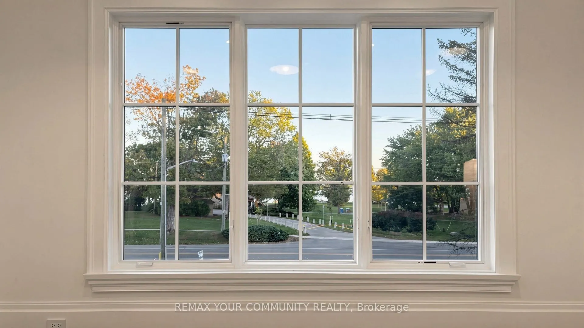 1427 Lakeshore Road W