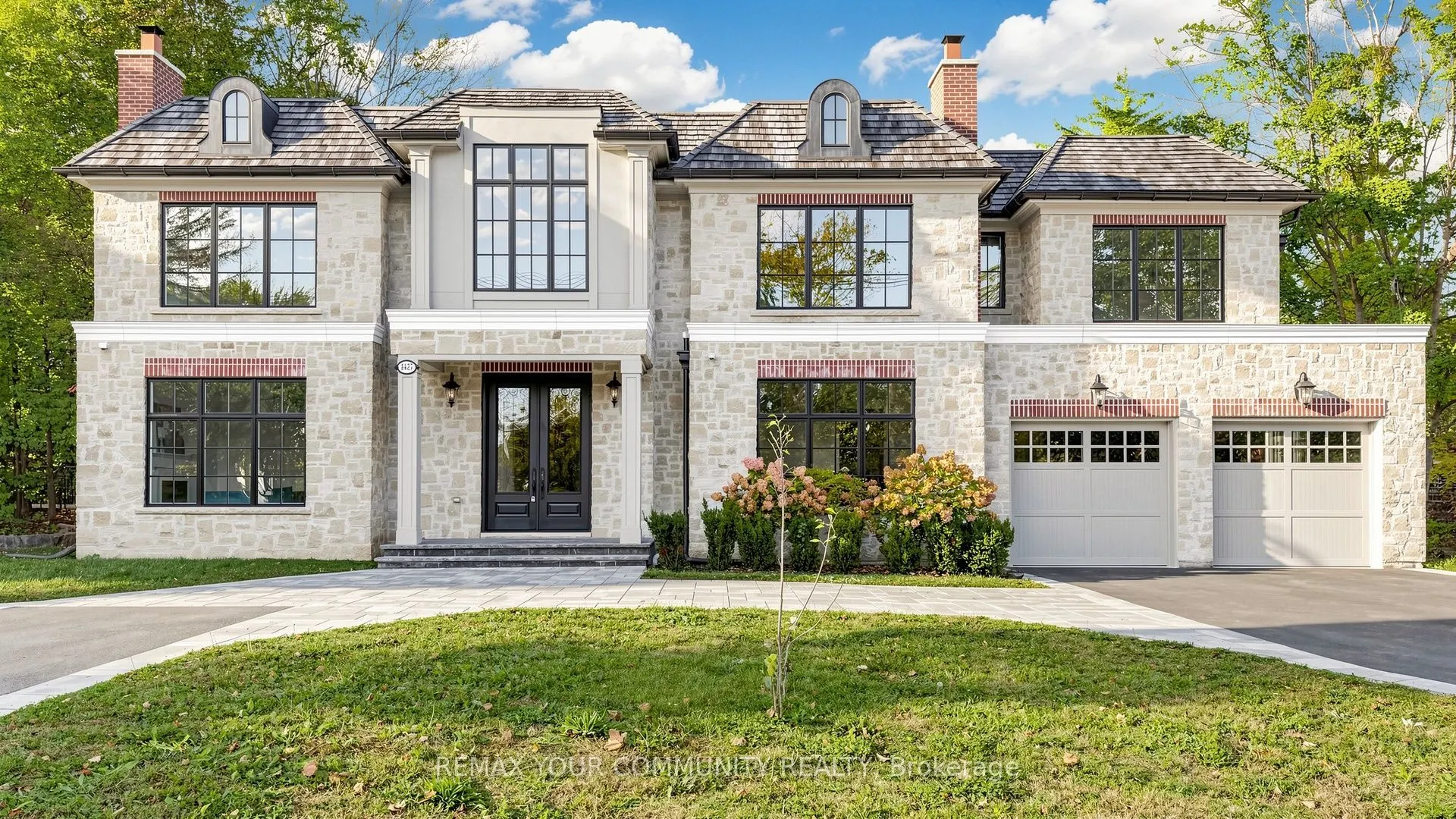 1427 Lakeshore Road W