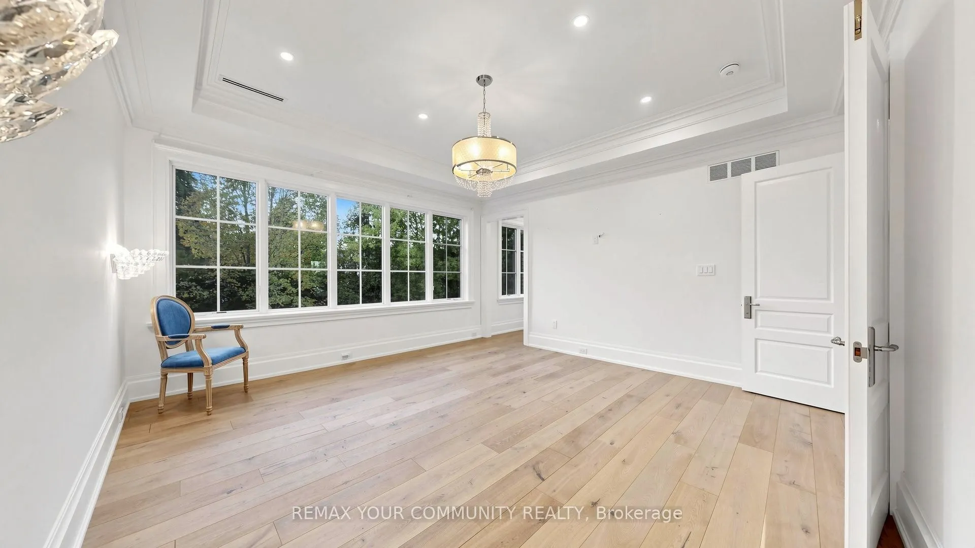 1427 Lakeshore Road W