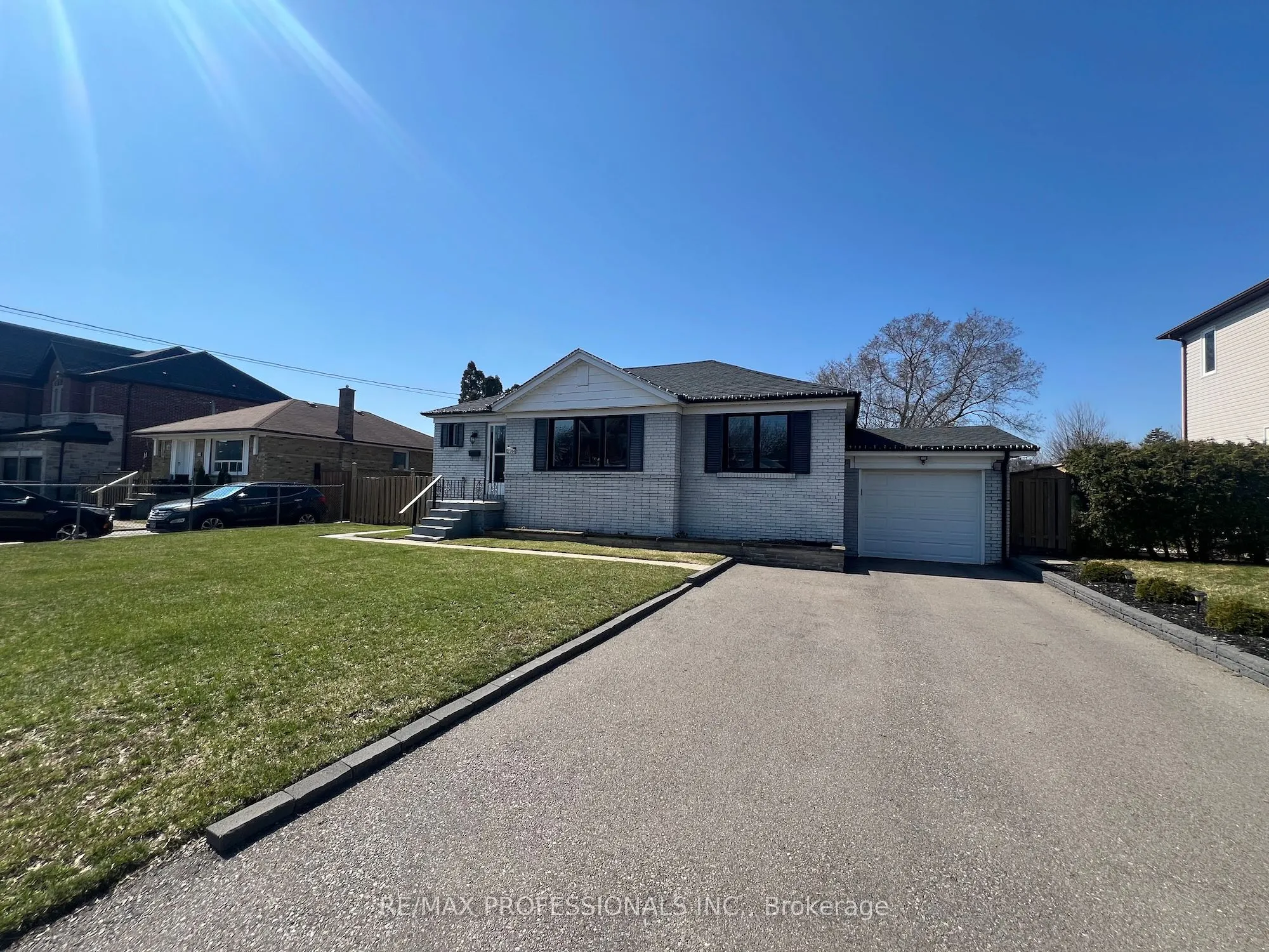 2504 Donnavale Drive