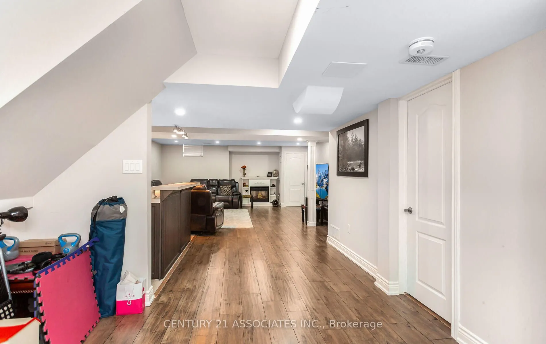 998 Vickerman Way #Basement