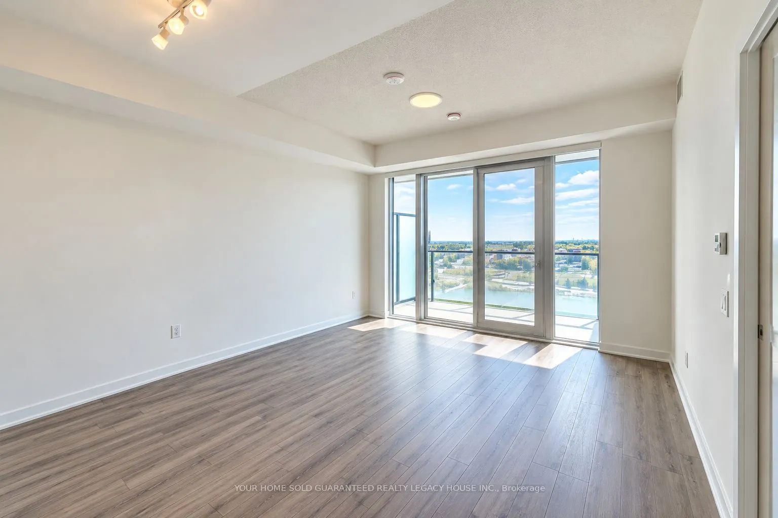 15 Skyridge Drive #406