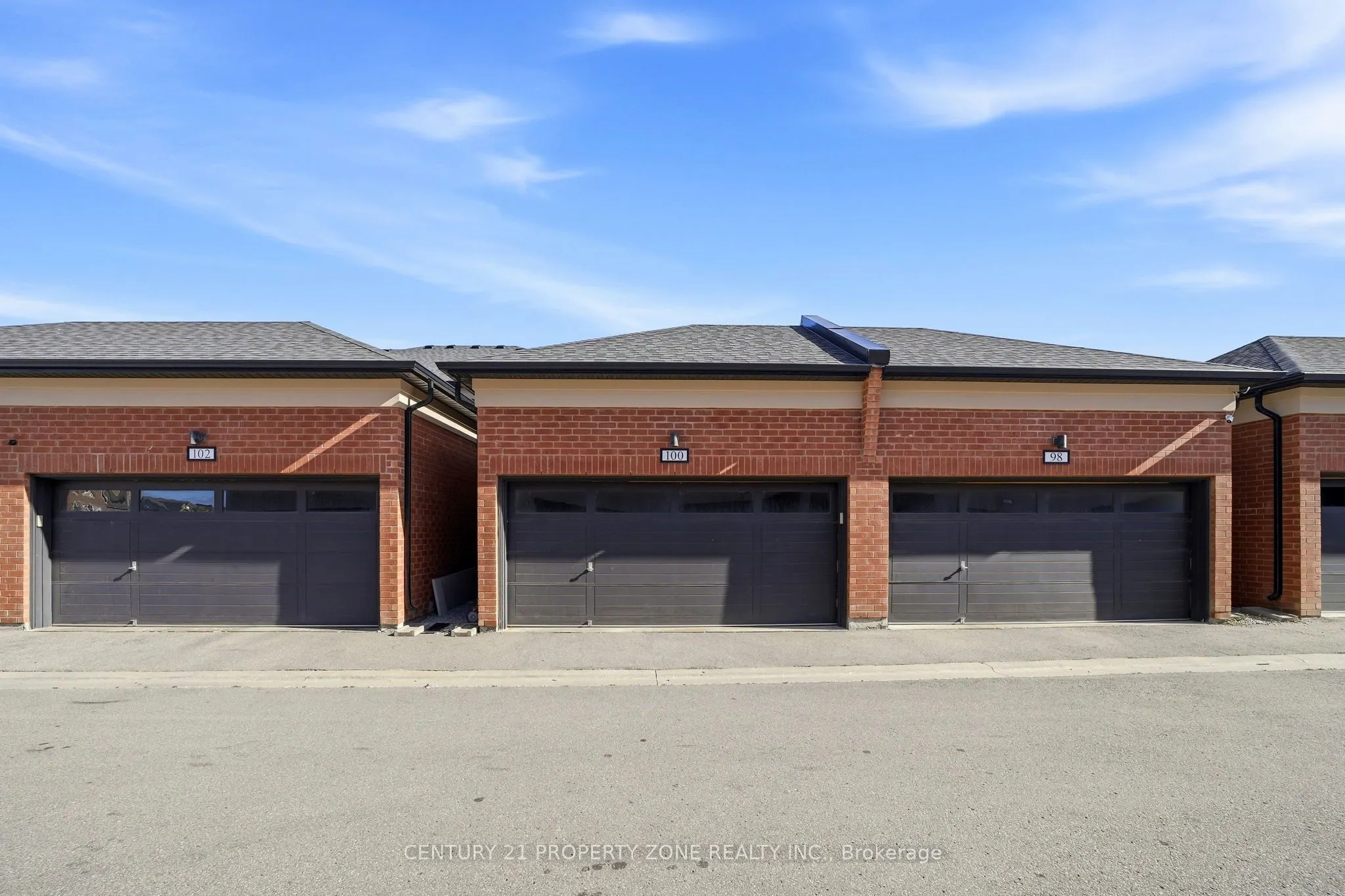 100 Pearman Crescent