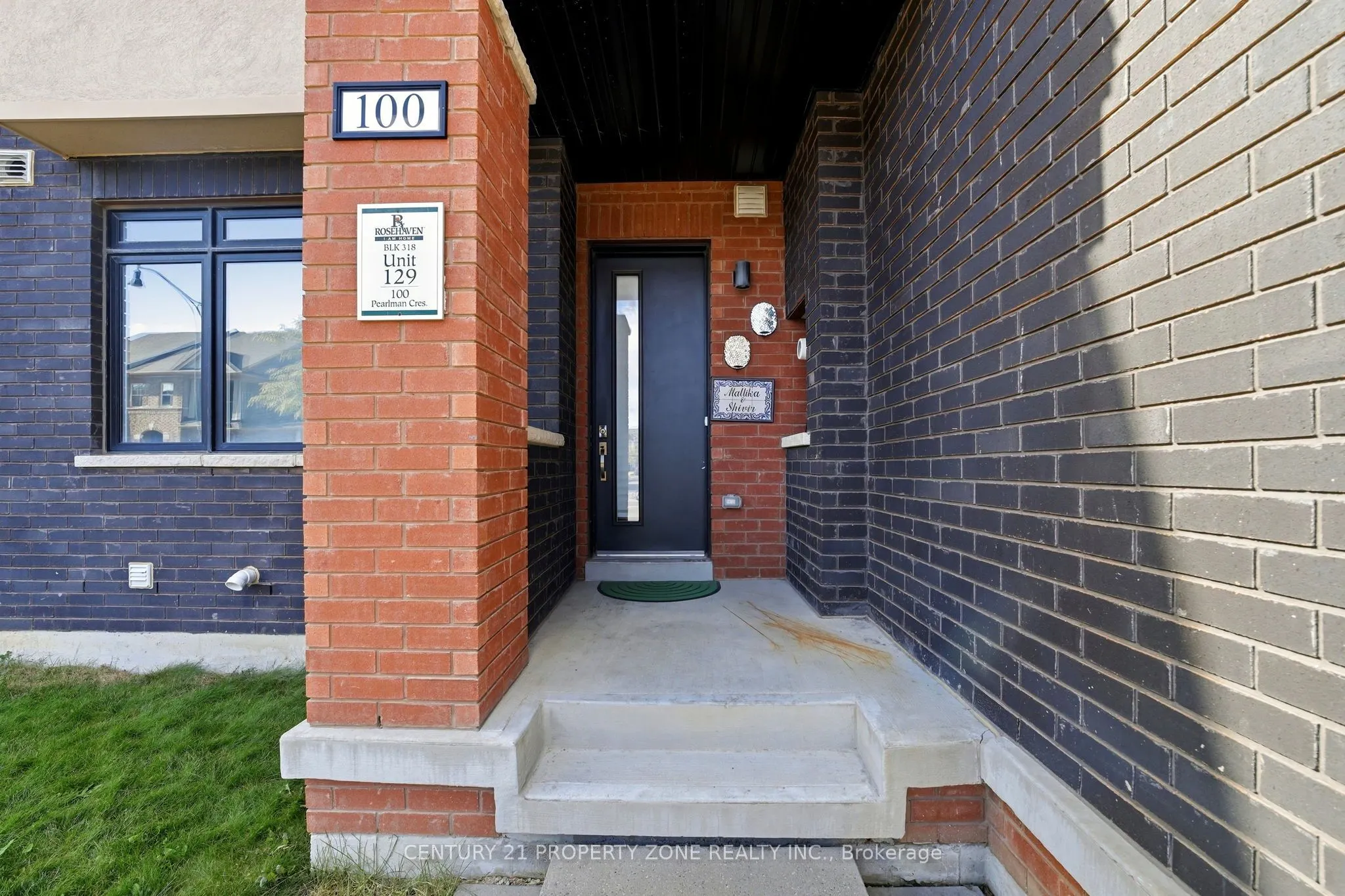 100 Pearman Crescent
