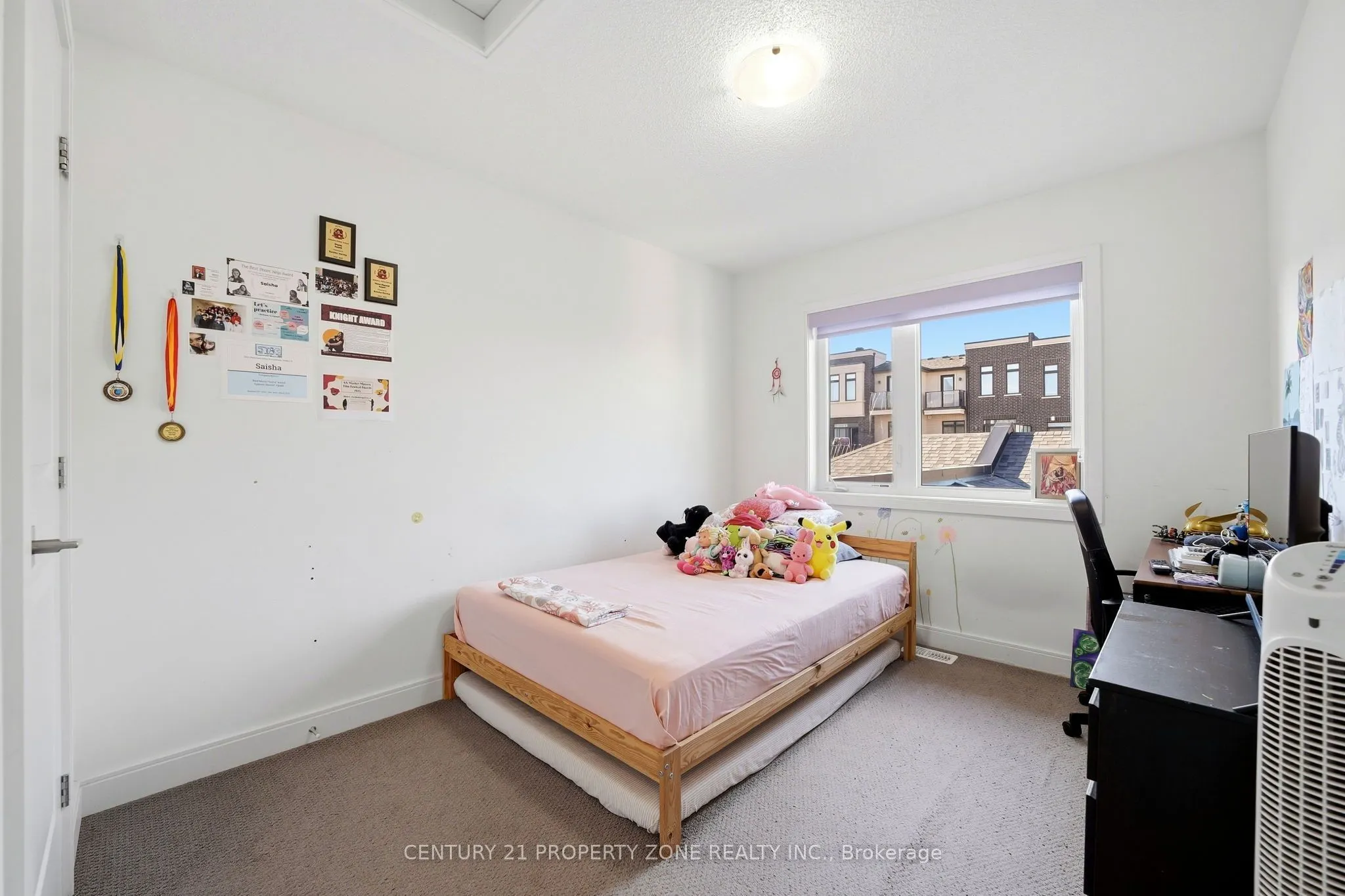 100 Pearman Crescent