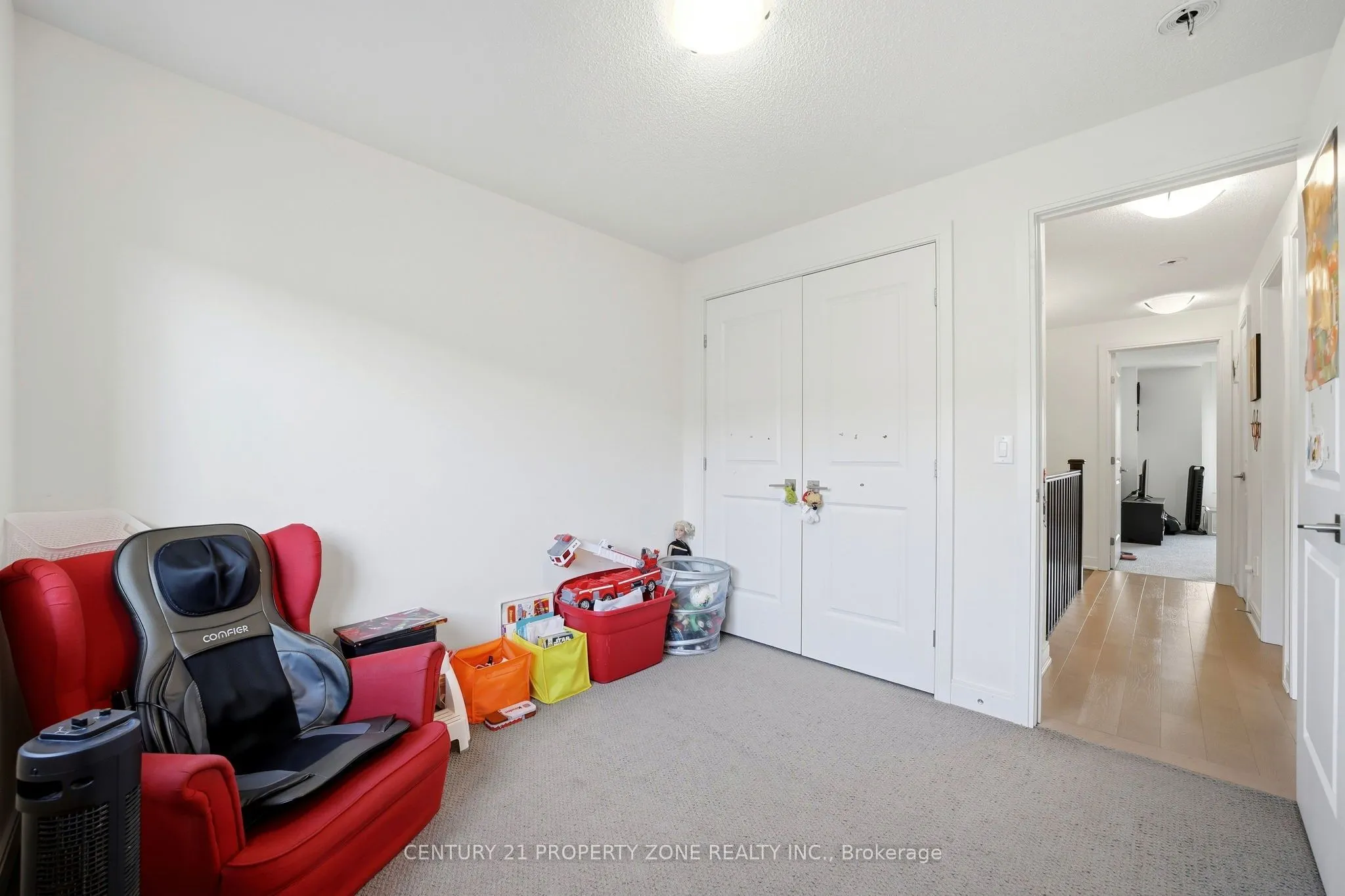 100 Pearman Crescent