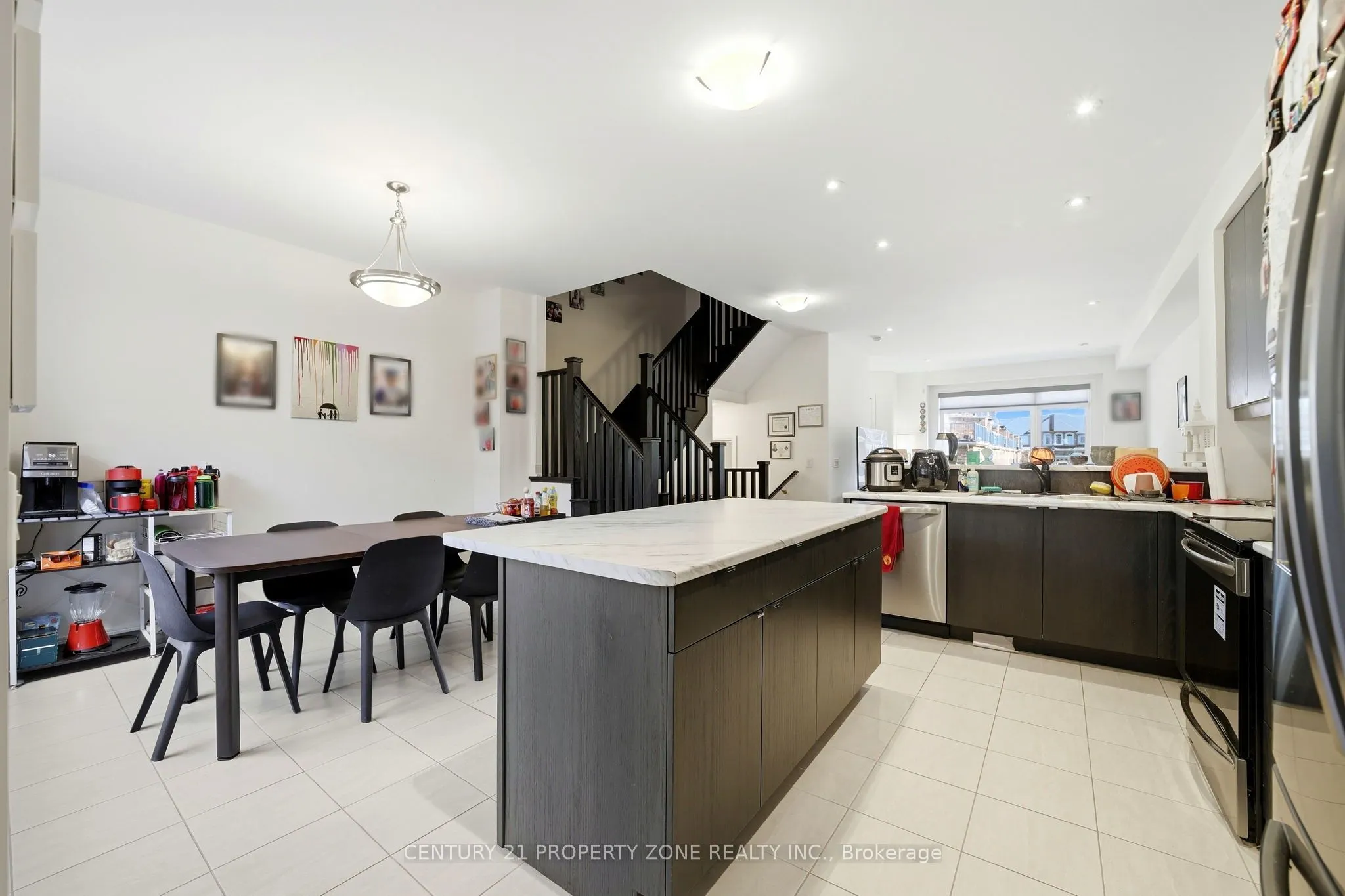 100 Pearman Crescent