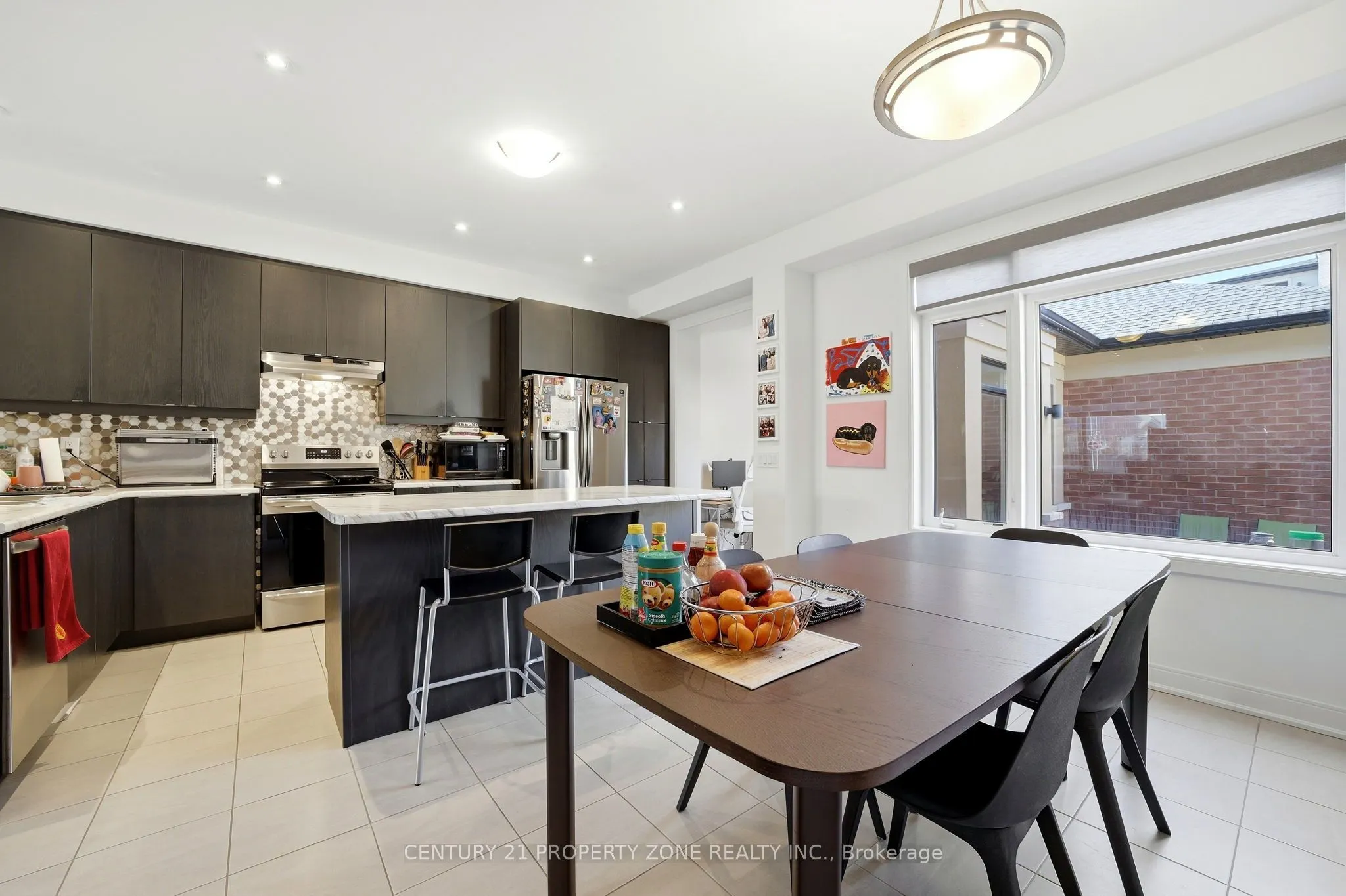 100 Pearman Crescent