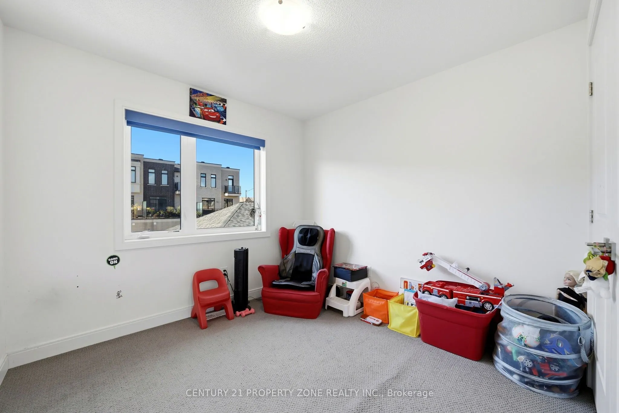 100 Pearman Crescent
