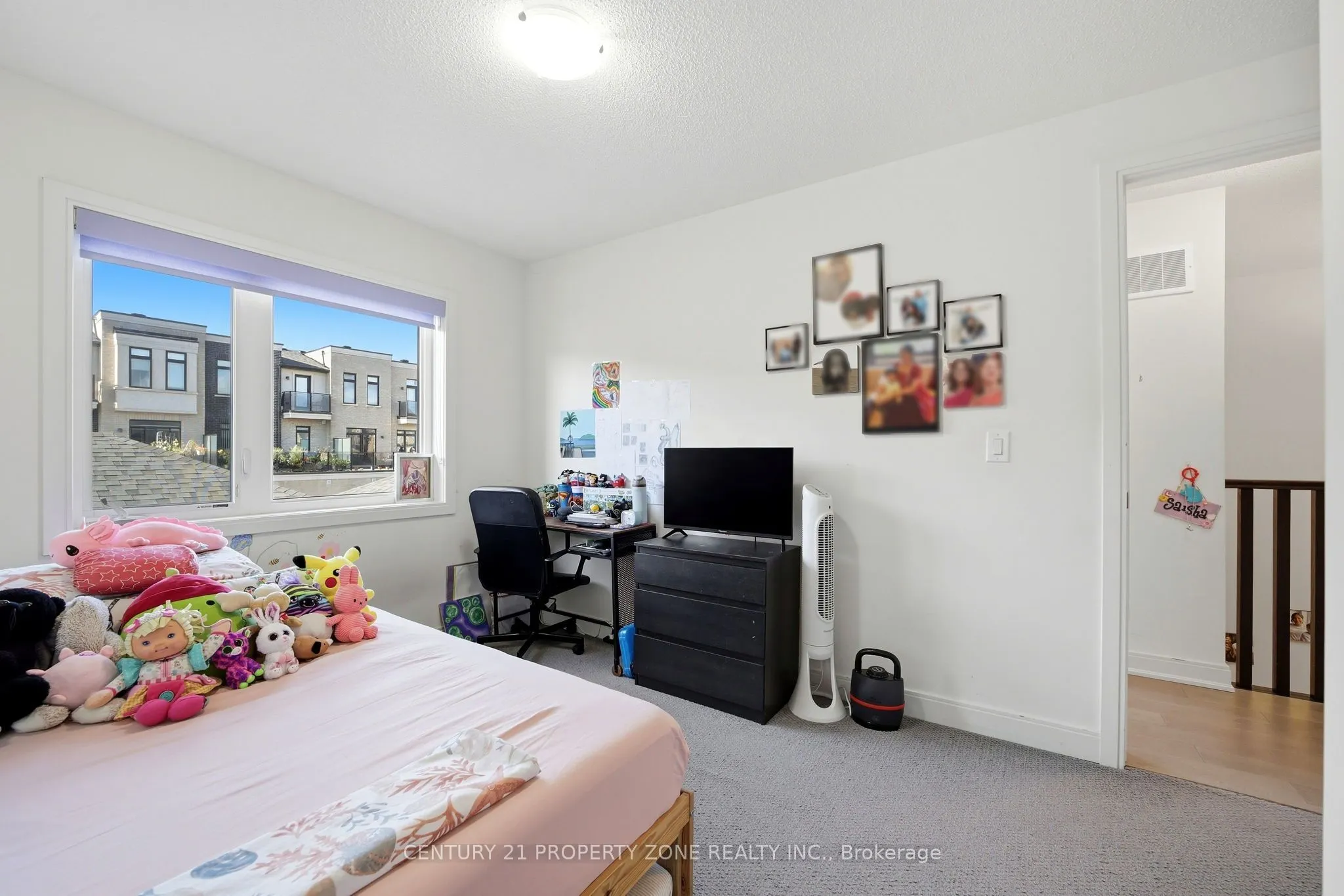 100 Pearman Crescent