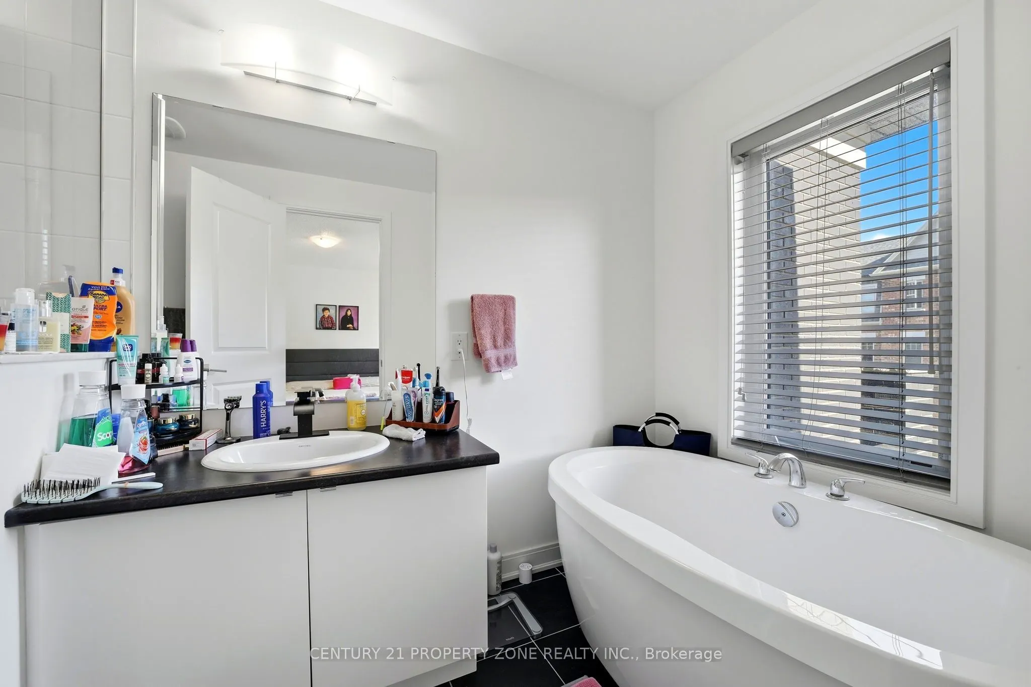 100 Pearman Crescent