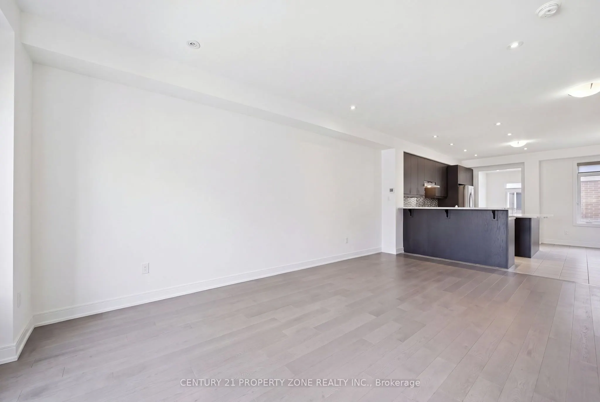 100 Pearman Crescent