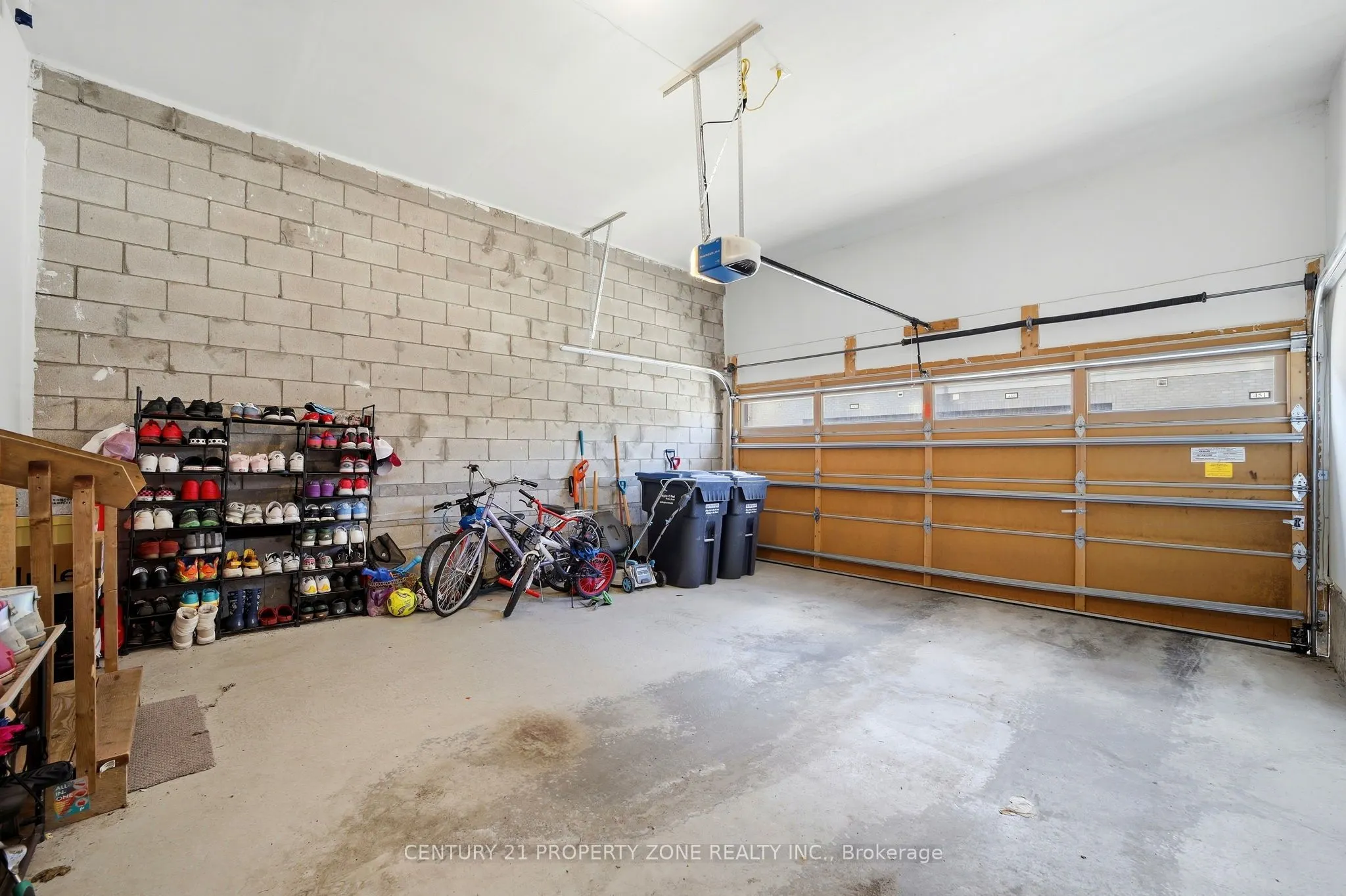 100 Pearman Crescent