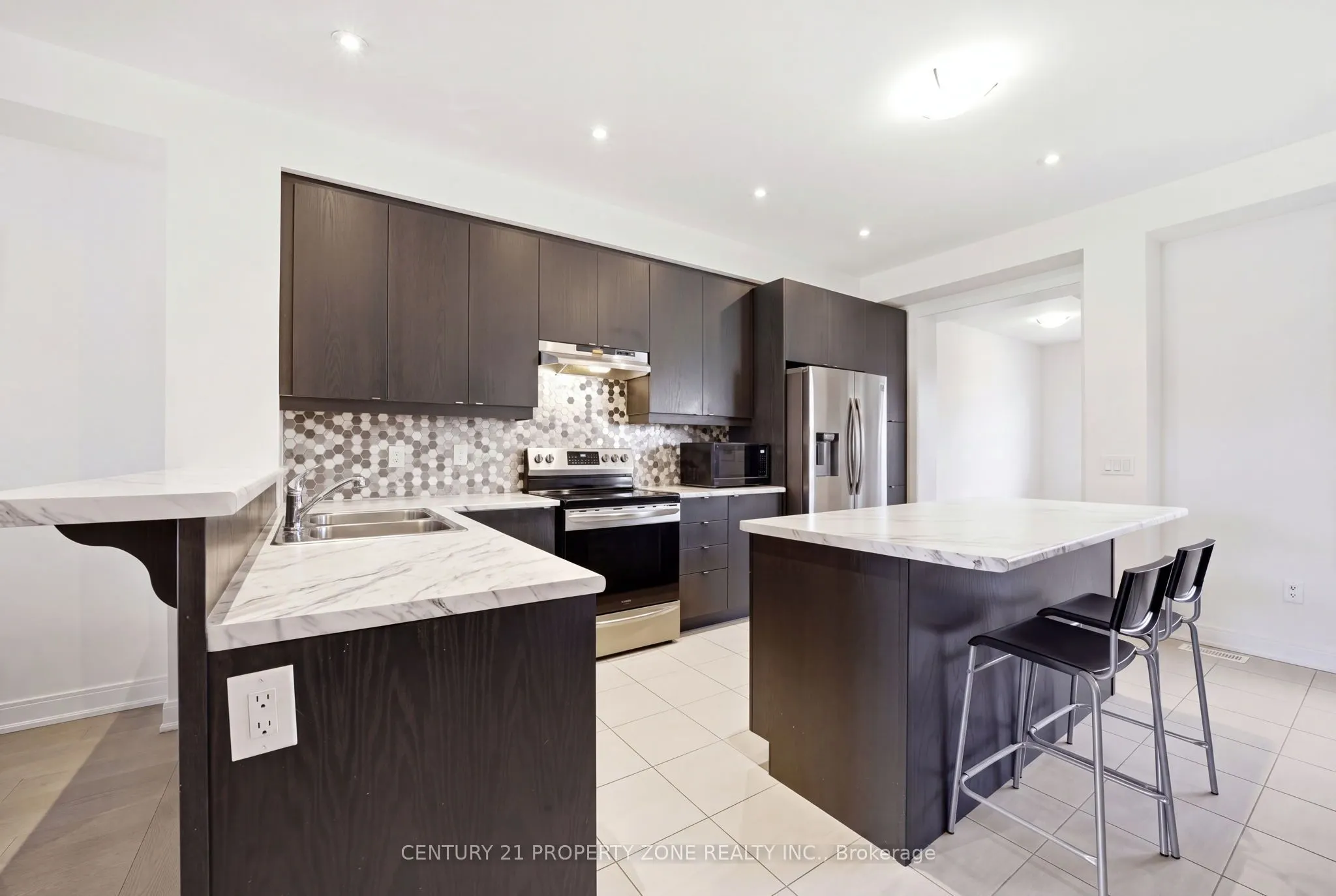 100 Pearman Crescent