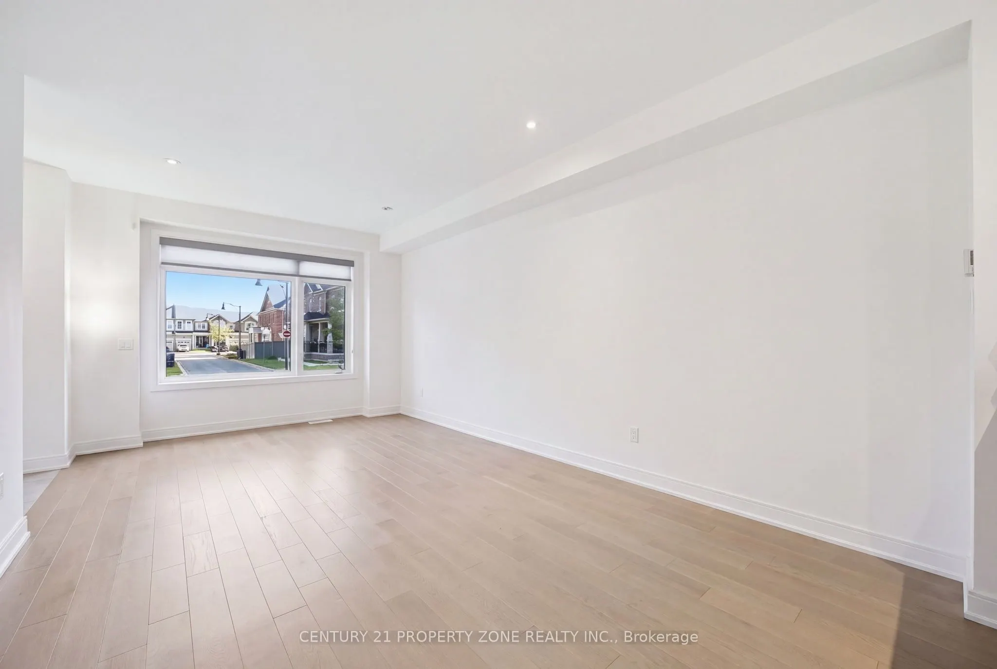 100 Pearman Crescent