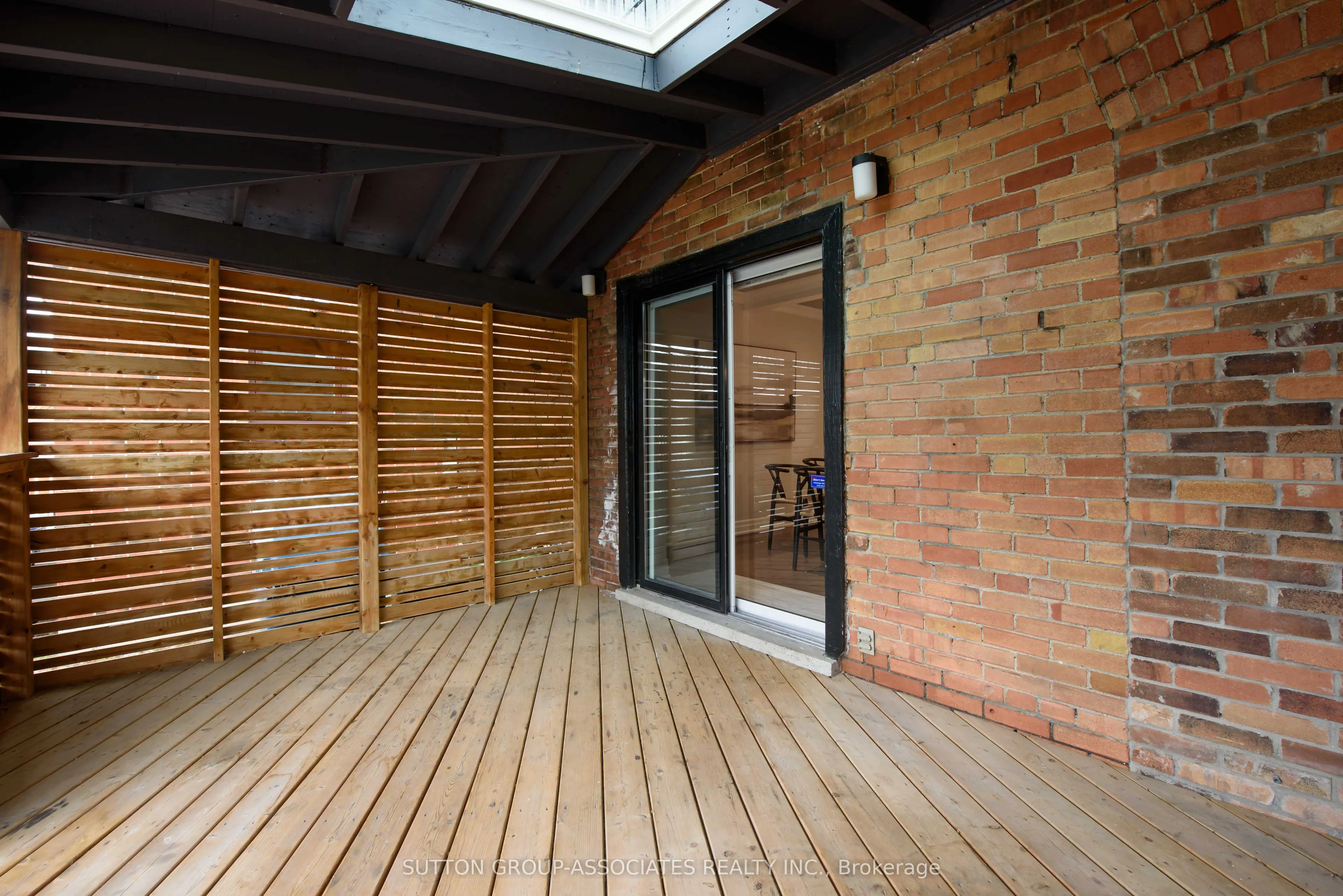 71 Kersdale Avenue