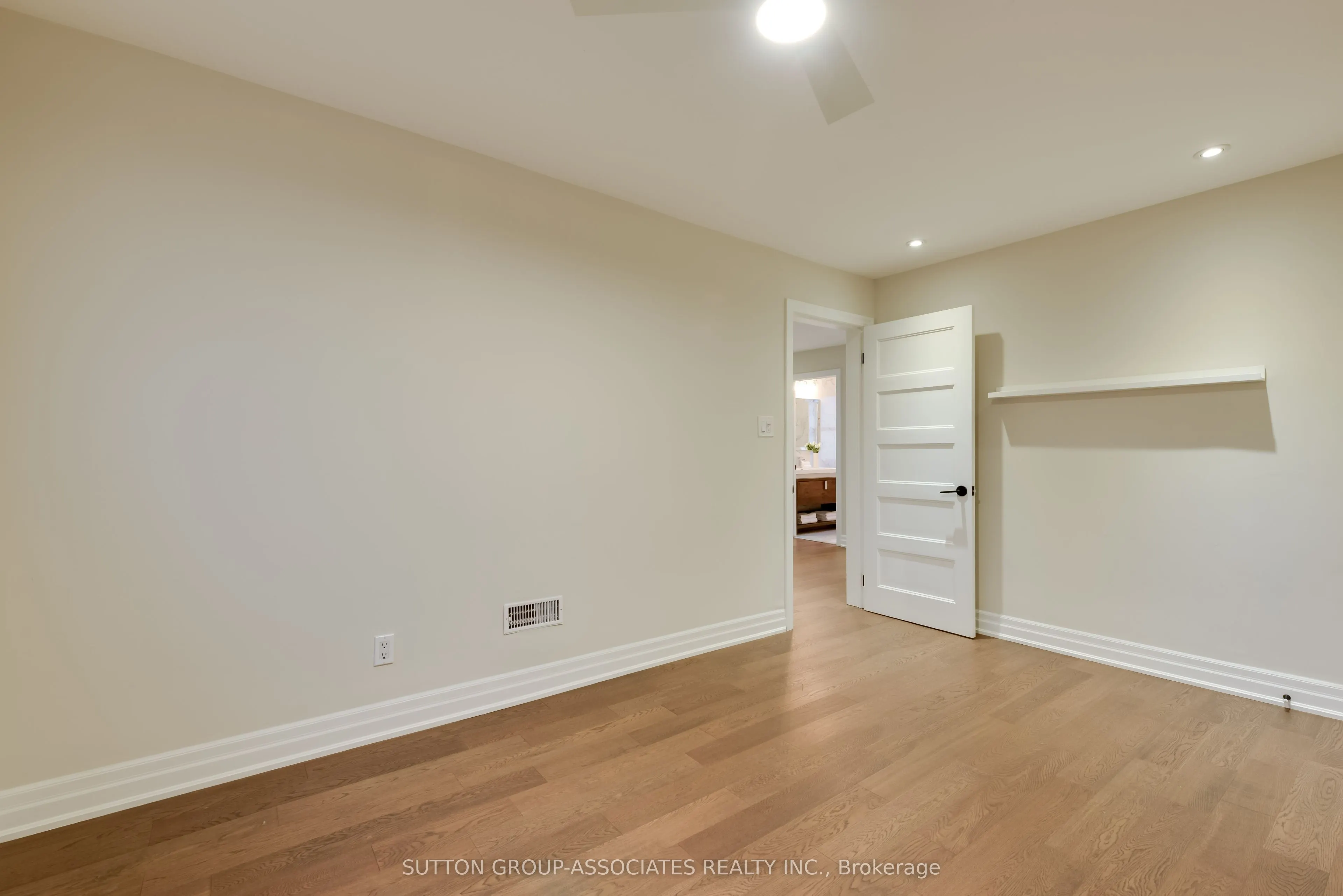 71 Kersdale Avenue