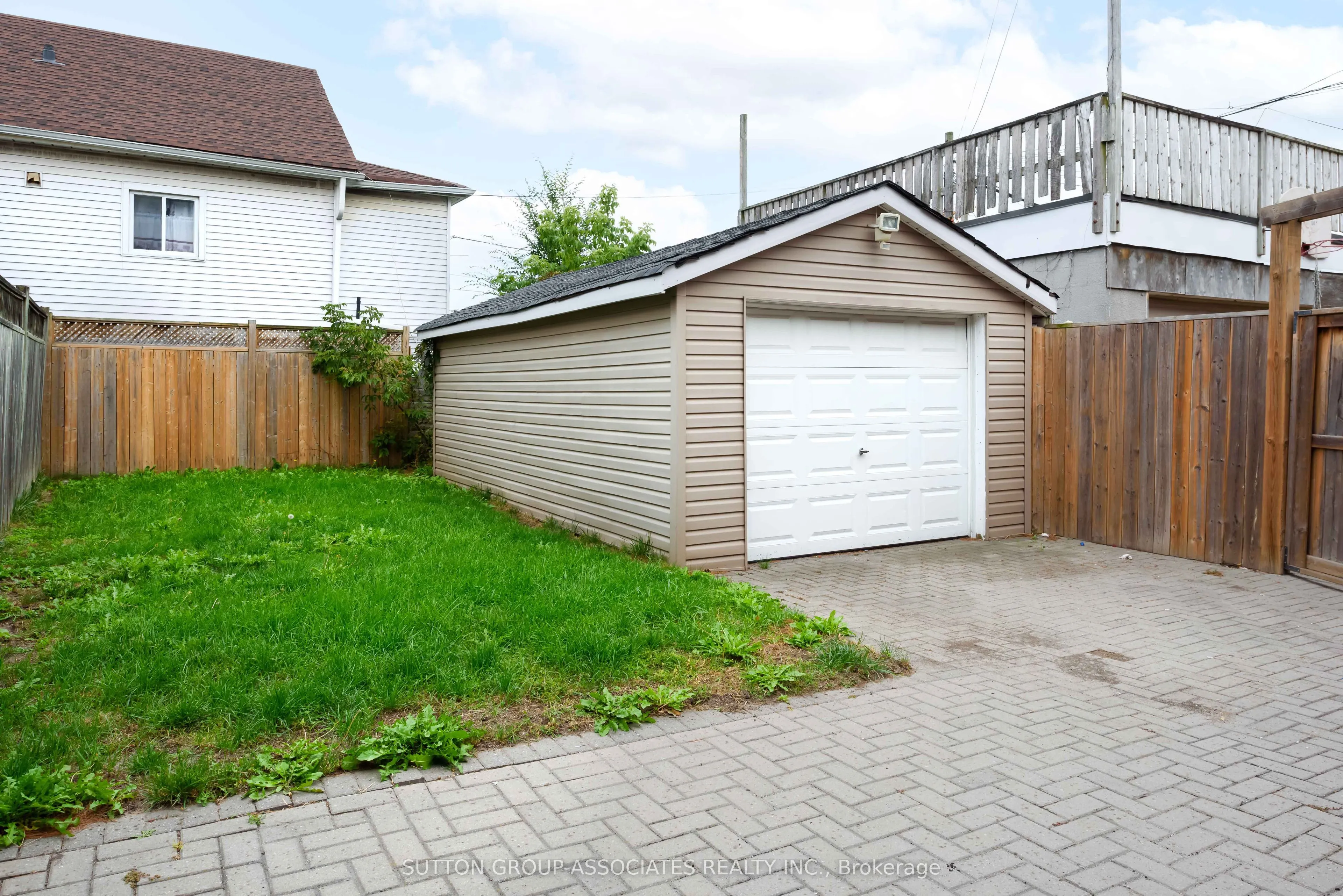 71 Kersdale Avenue