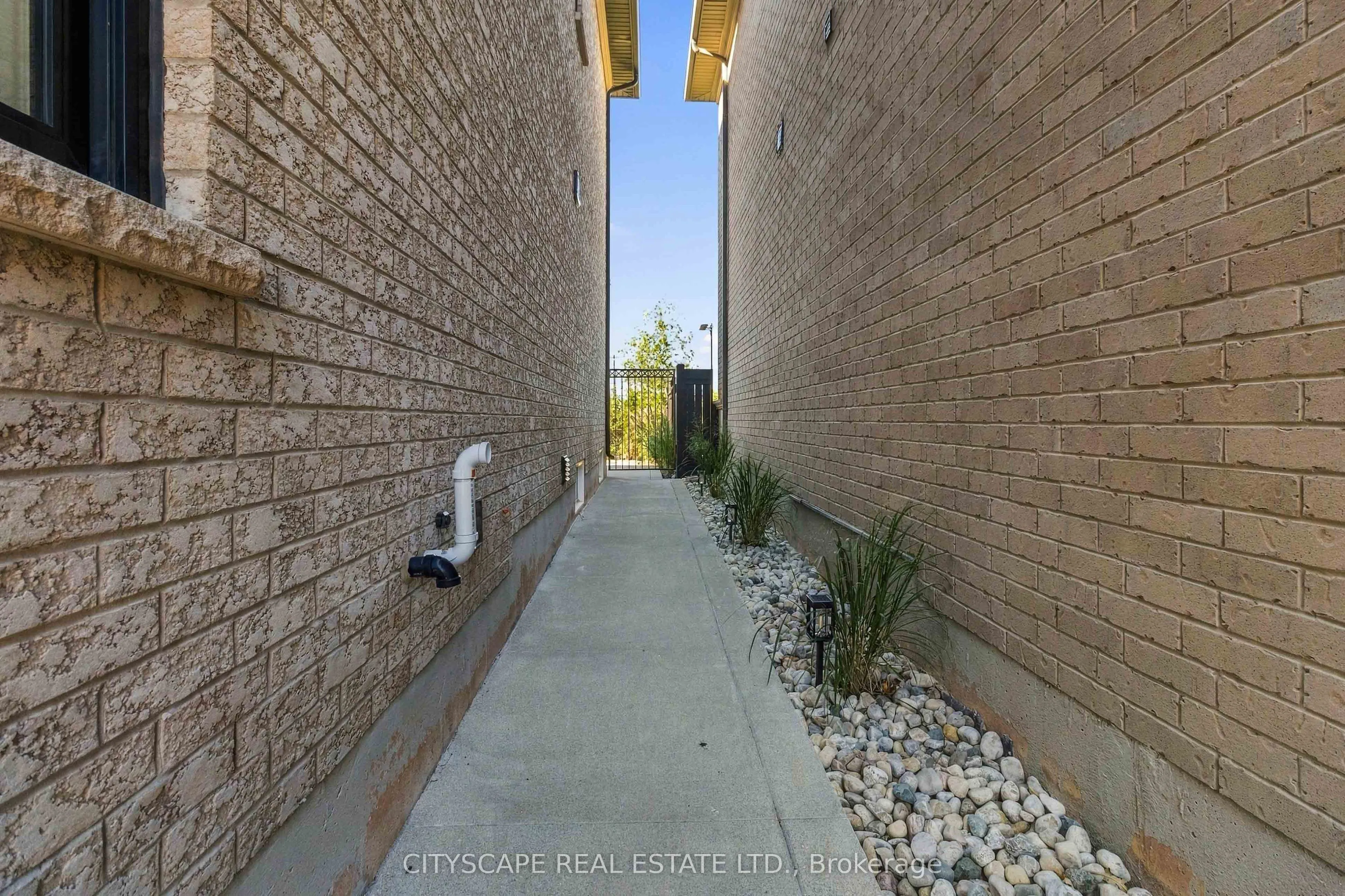2343 Edward Leaver Trail