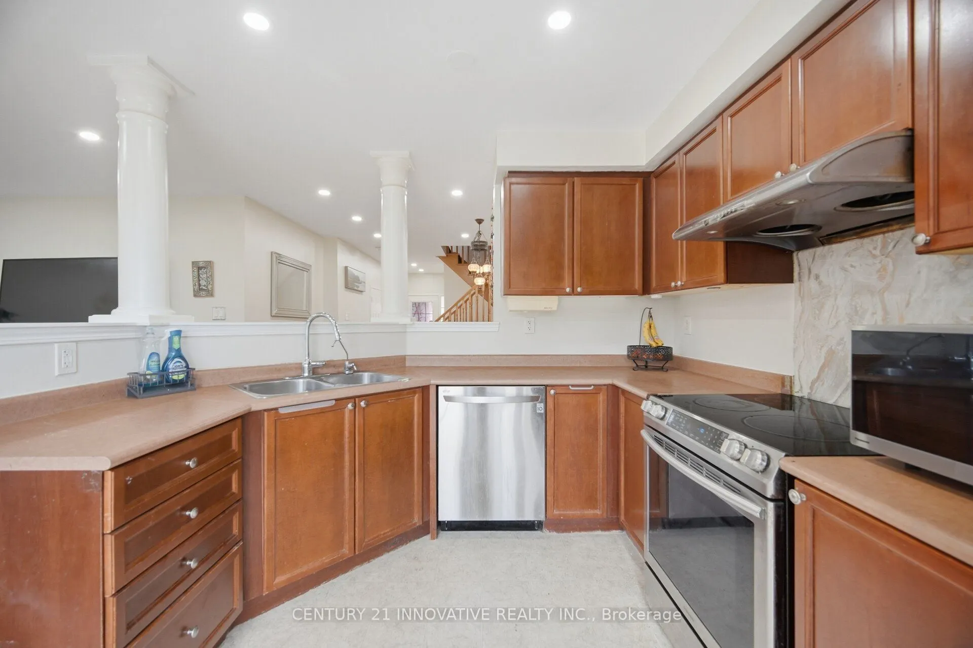 838 Mckay Crescent