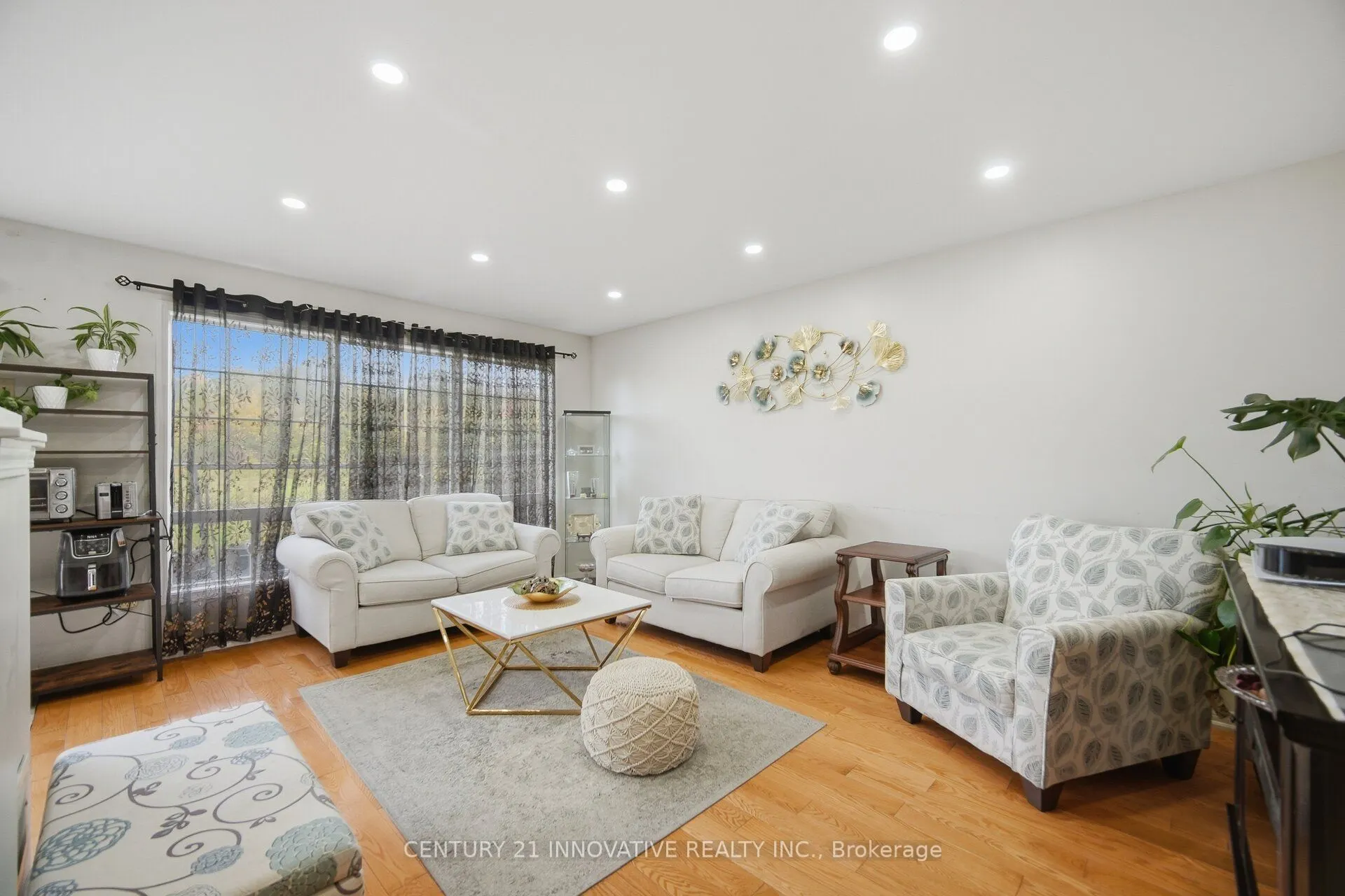 838 Mckay Crescent