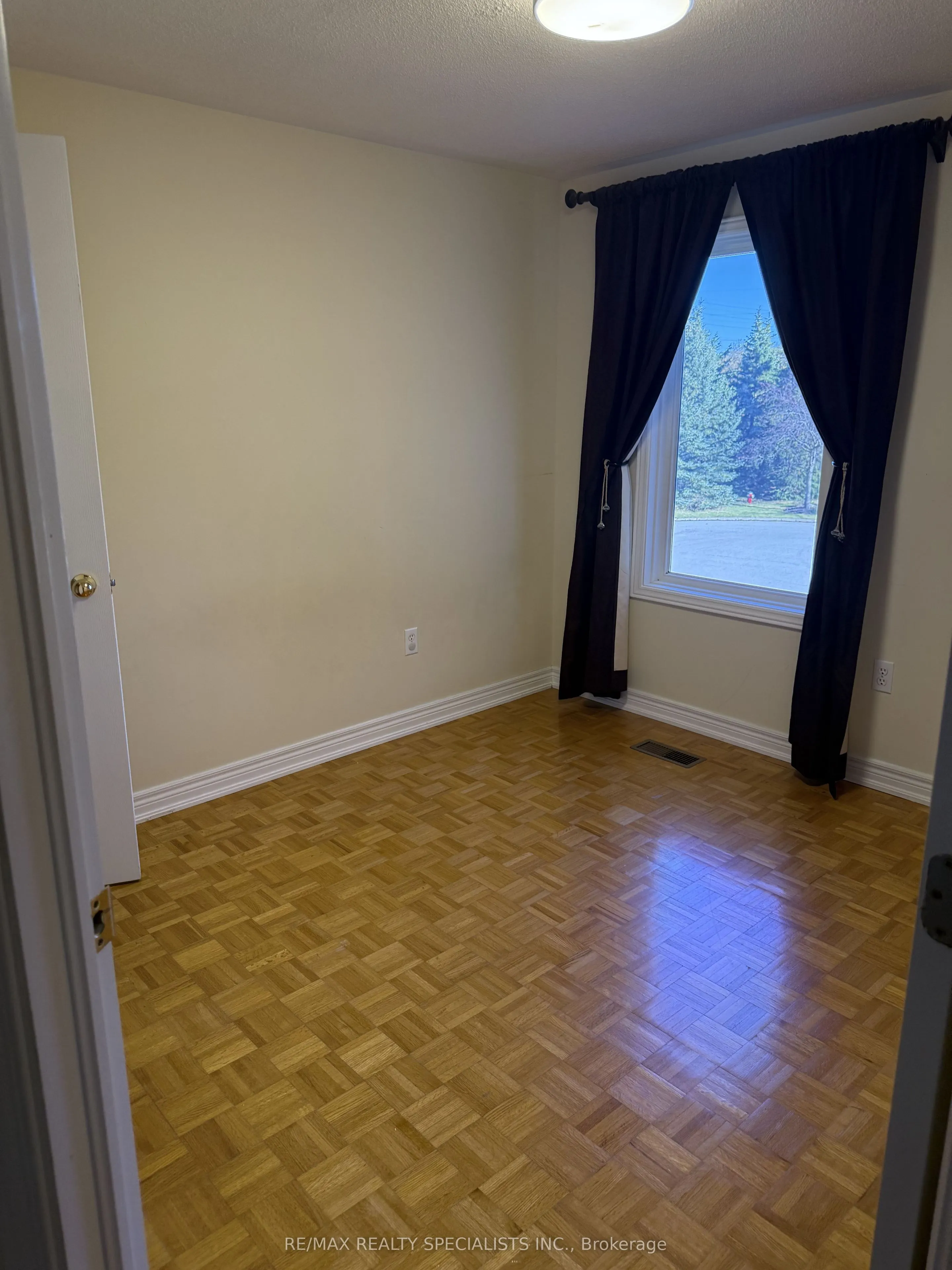 2535 Raglan Court #MAIN & 2ND