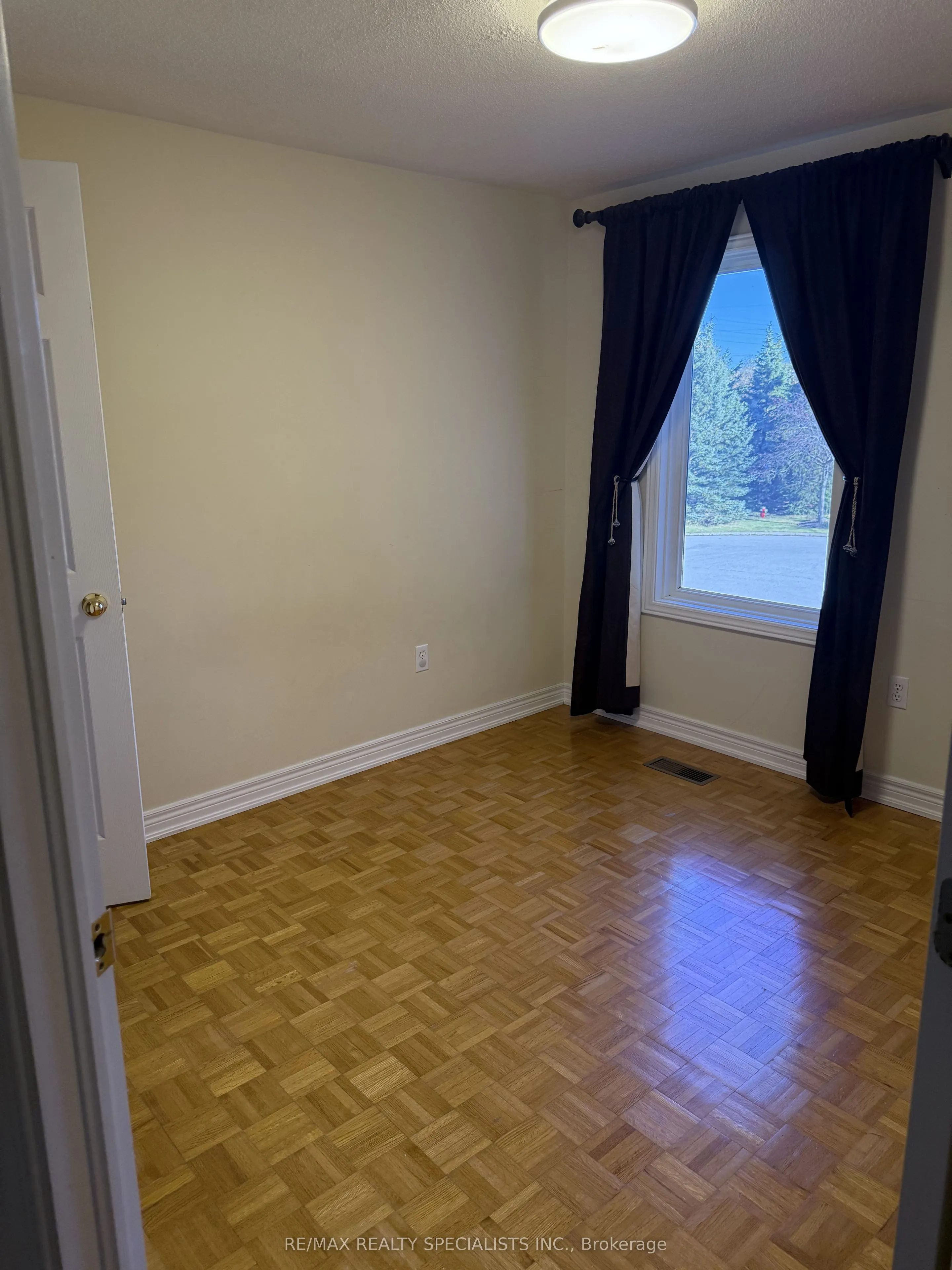 2535 Raglan Court #MAIN & 2ND