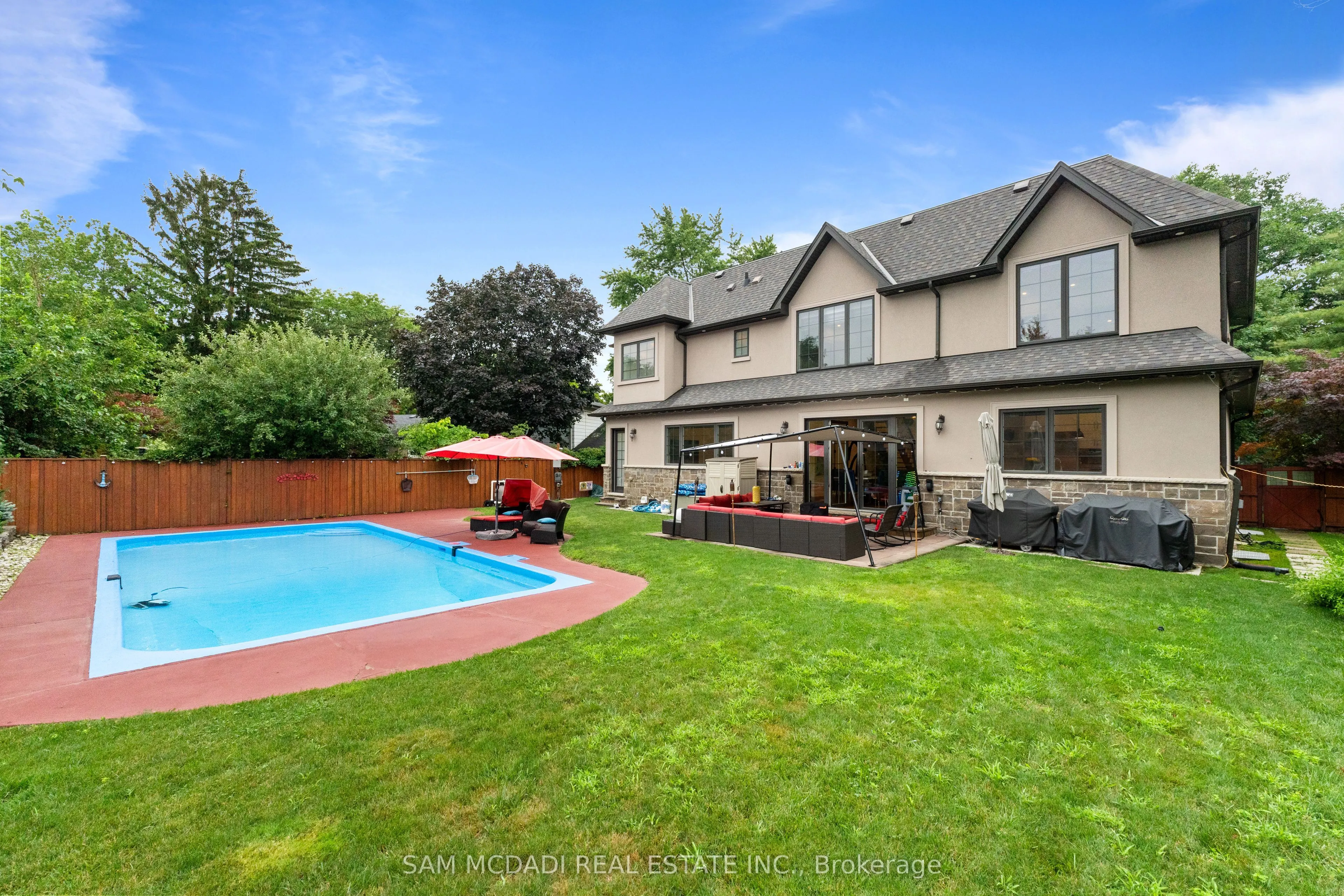 834 Edistel Crescent