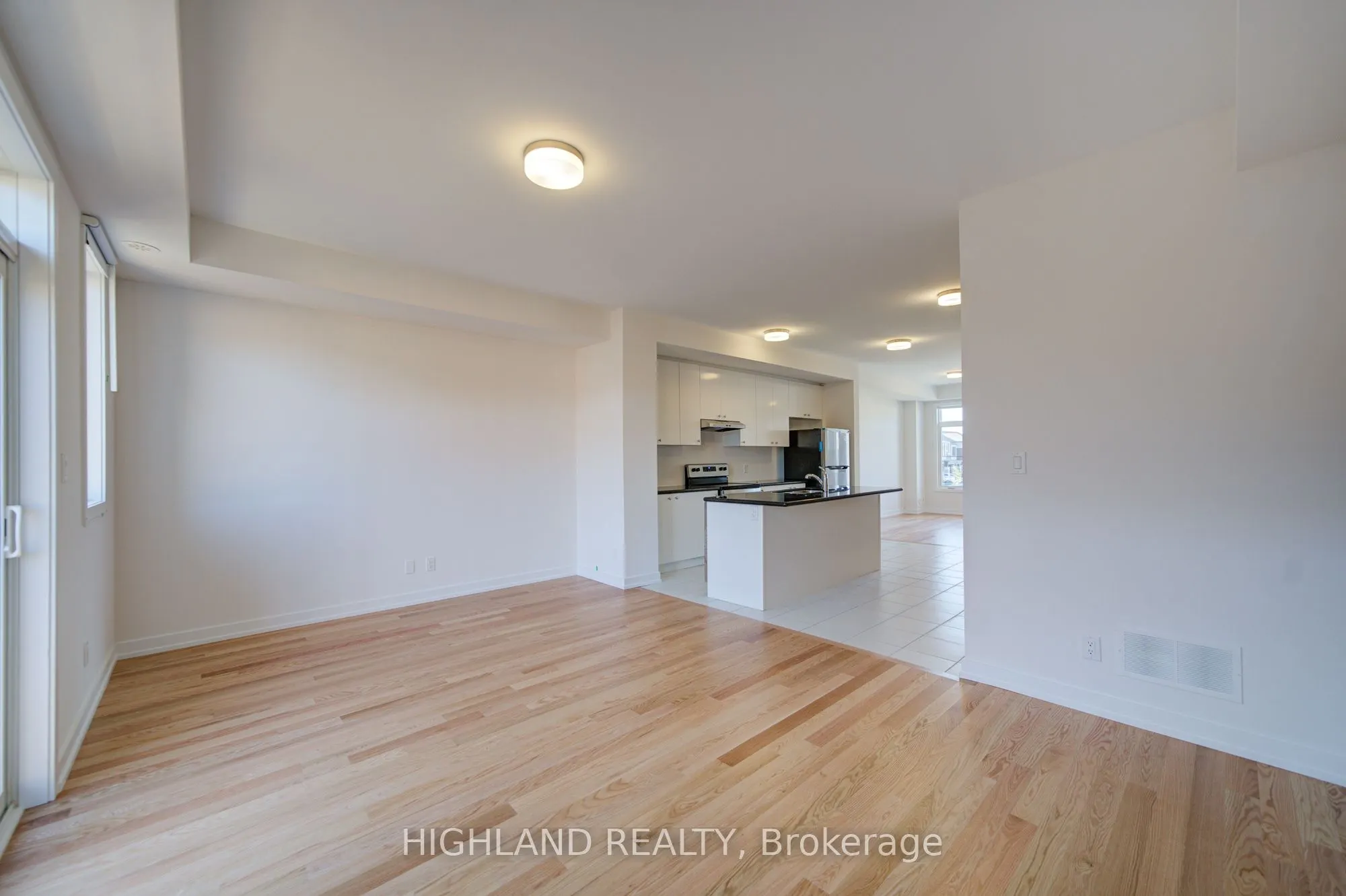 1164 Dartmouth Crescent