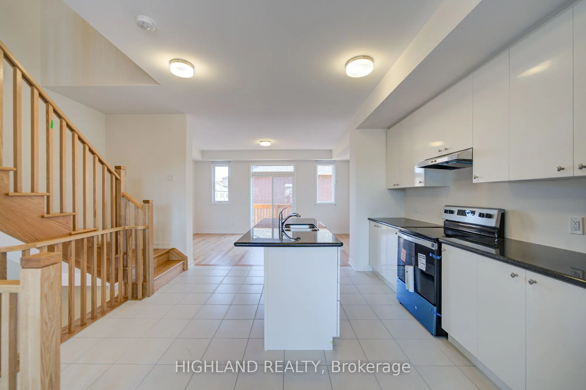 1164 Dartmouth Crescent