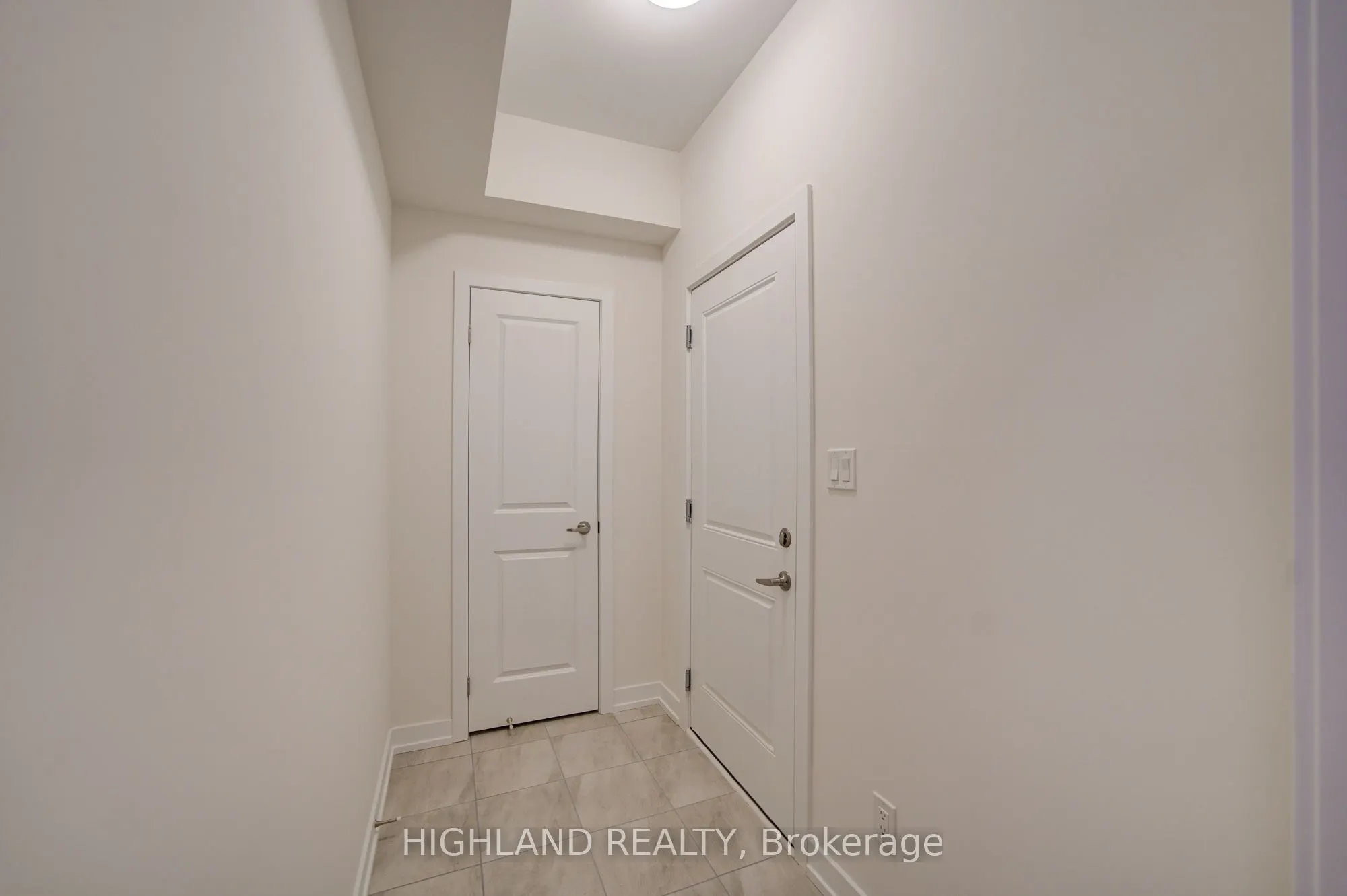 1164 Dartmouth Crescent