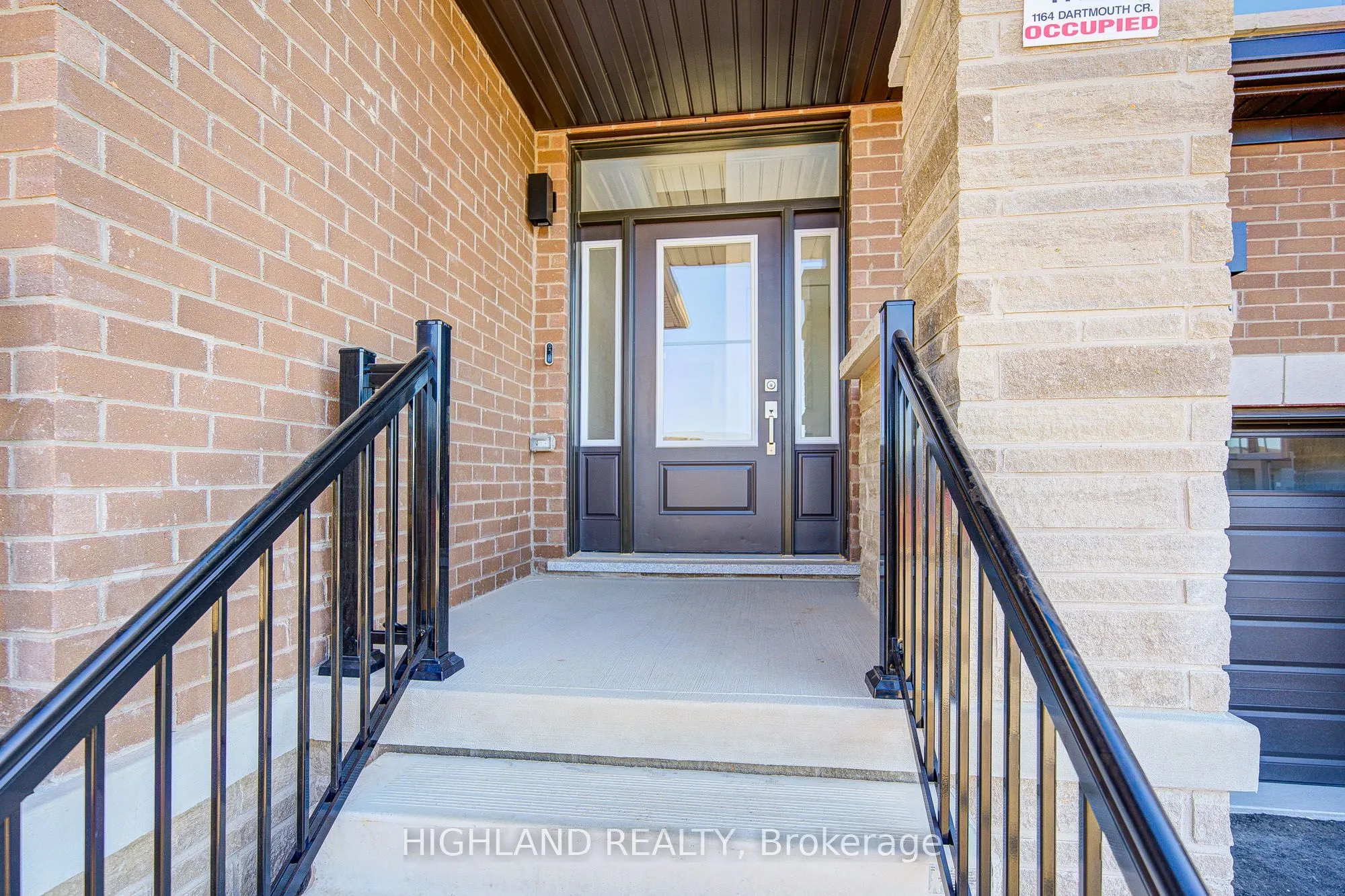 1164 Dartmouth Crescent