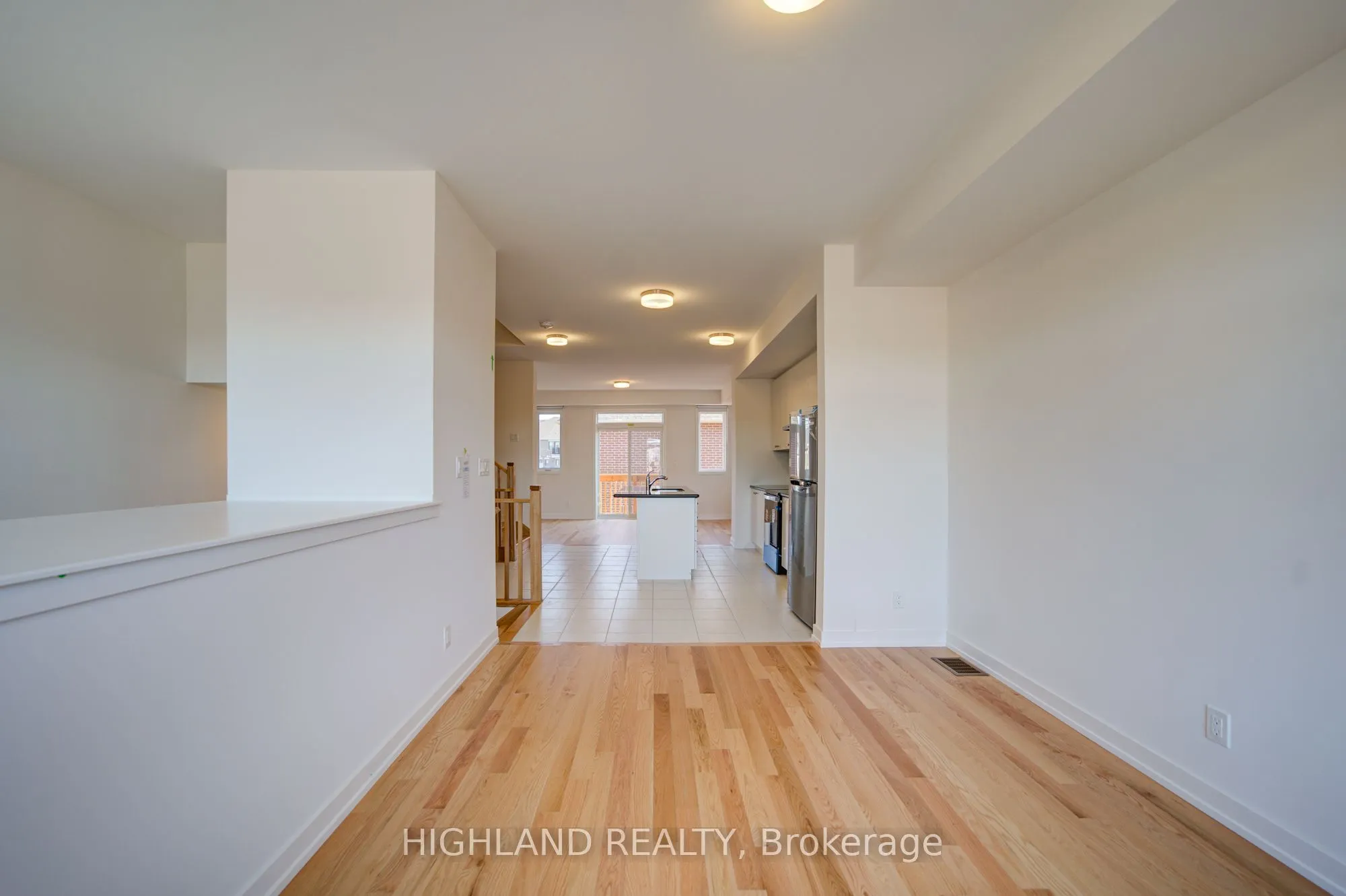 1164 Dartmouth Crescent