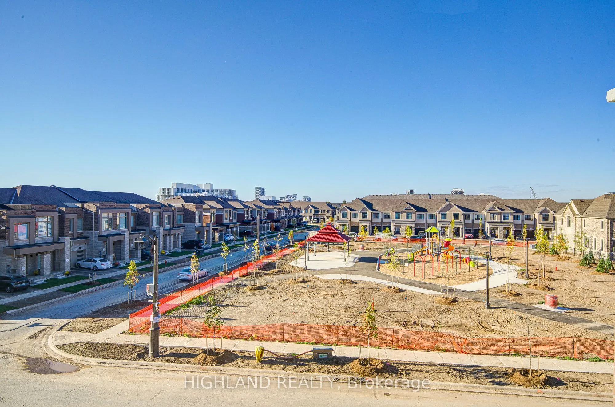 1164 Dartmouth Crescent