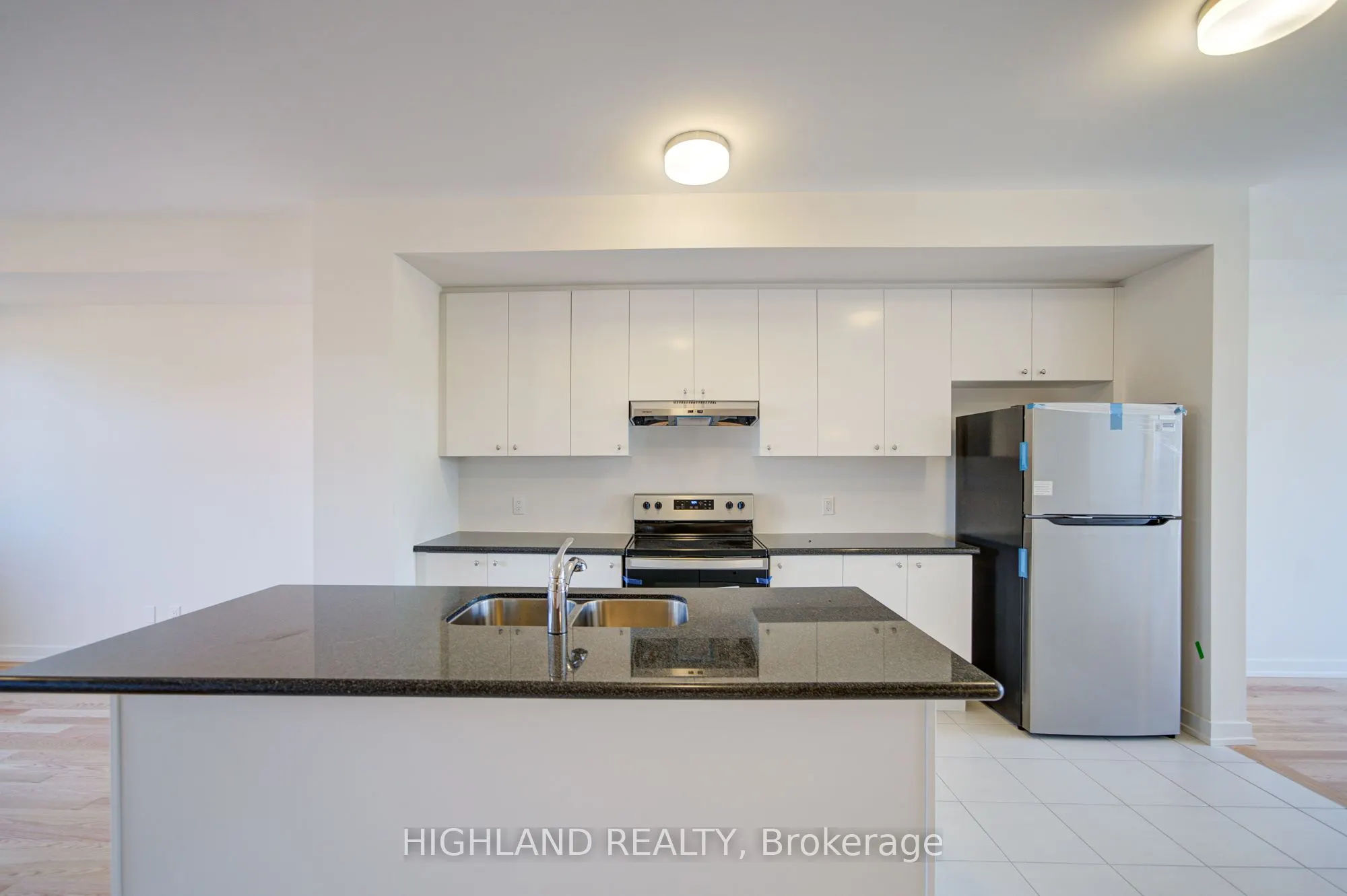 1164 Dartmouth Crescent