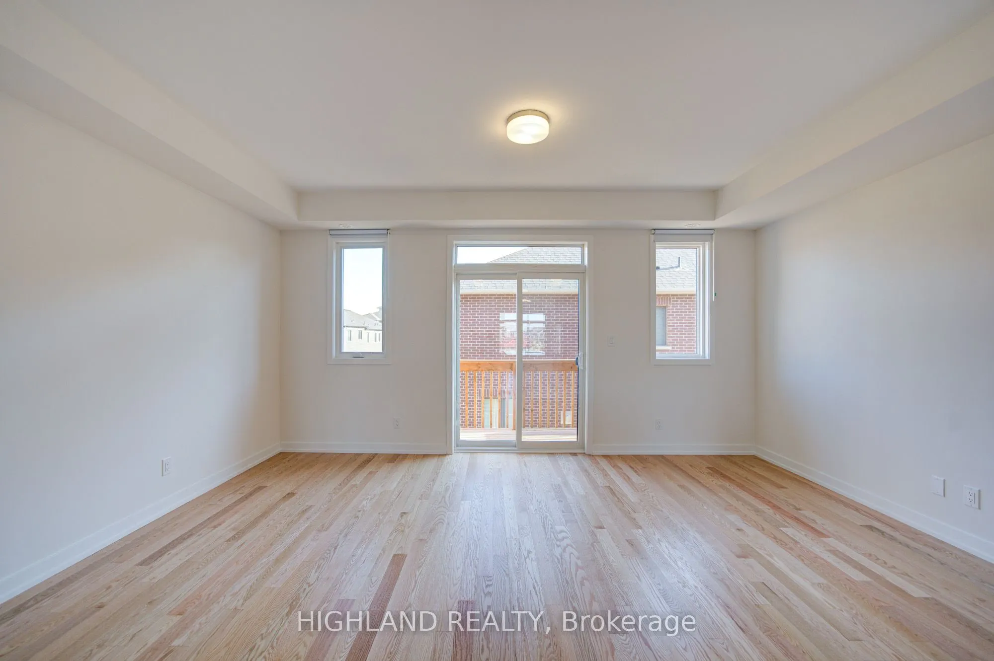 1164 Dartmouth Crescent