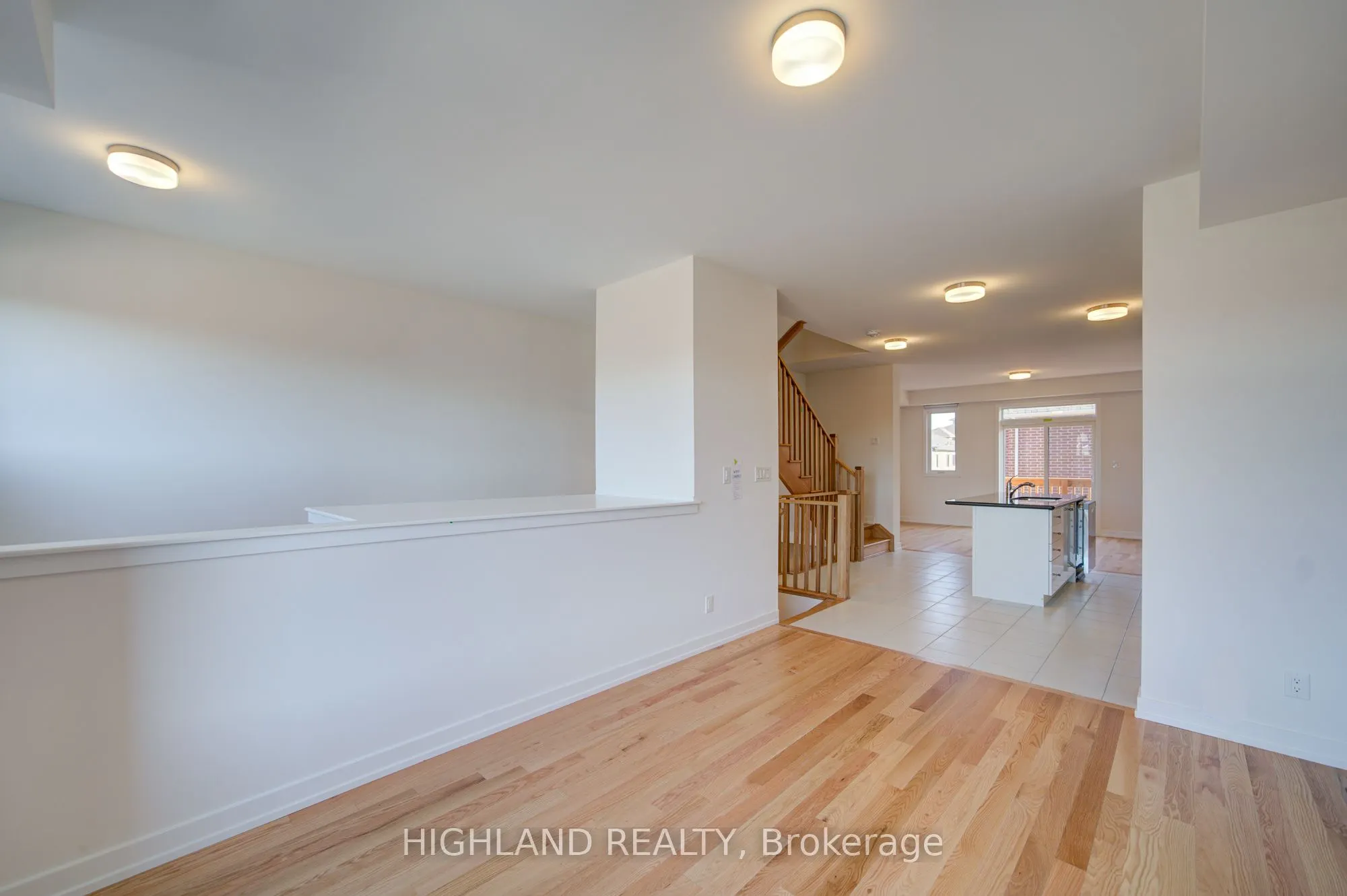 1164 Dartmouth Crescent