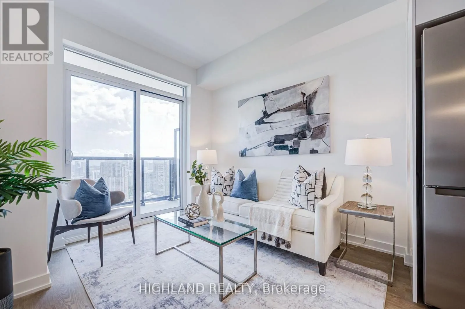 5081 Hurontario Street #3103