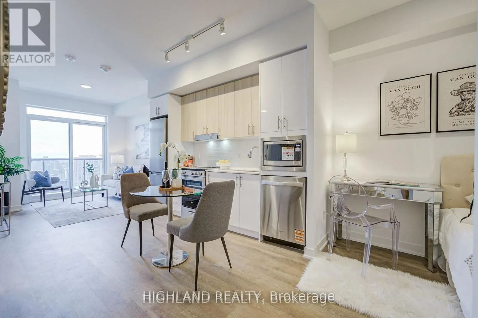 5081 Hurontario Street #3103