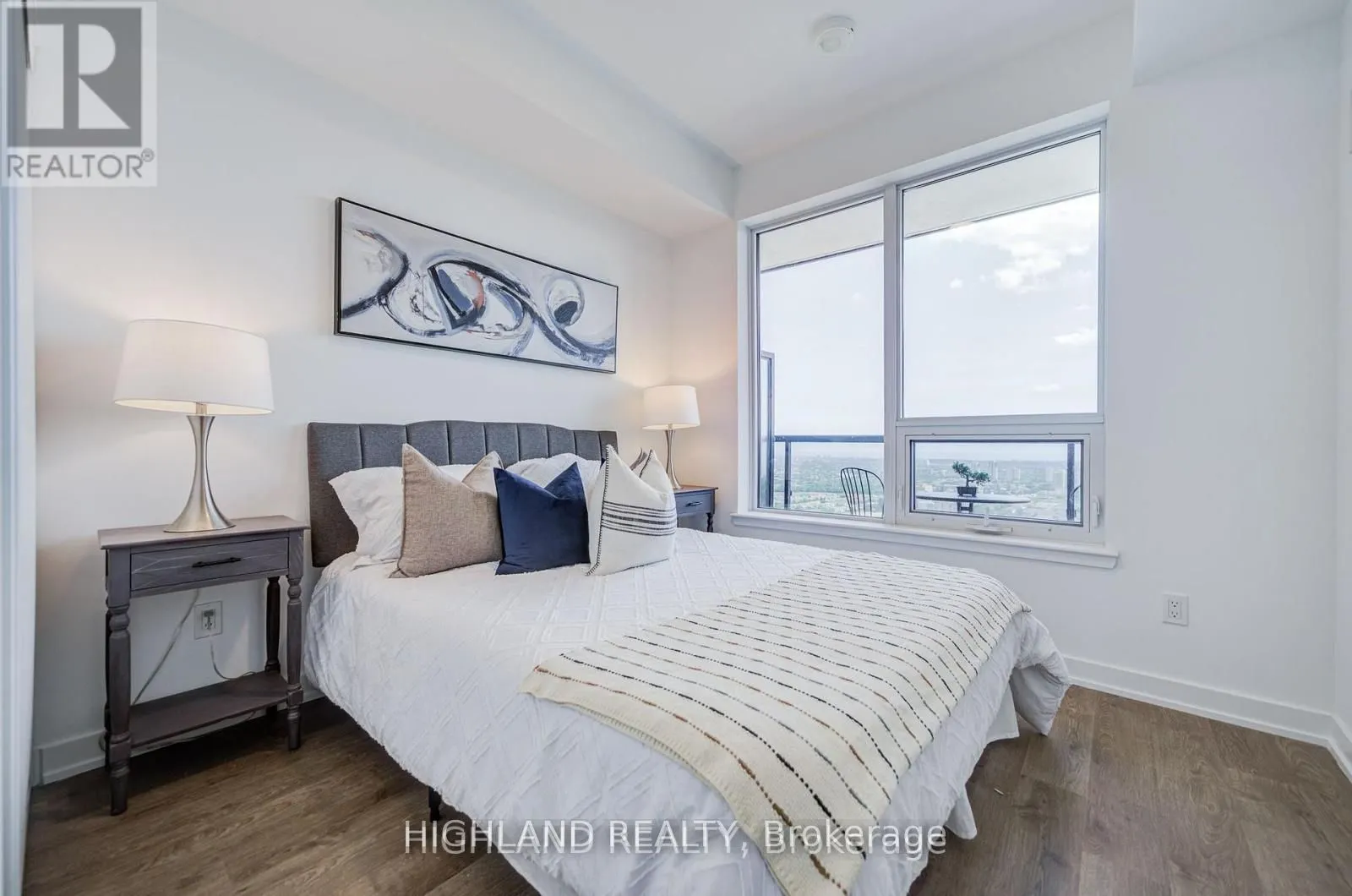 5081 Hurontario Street #3103