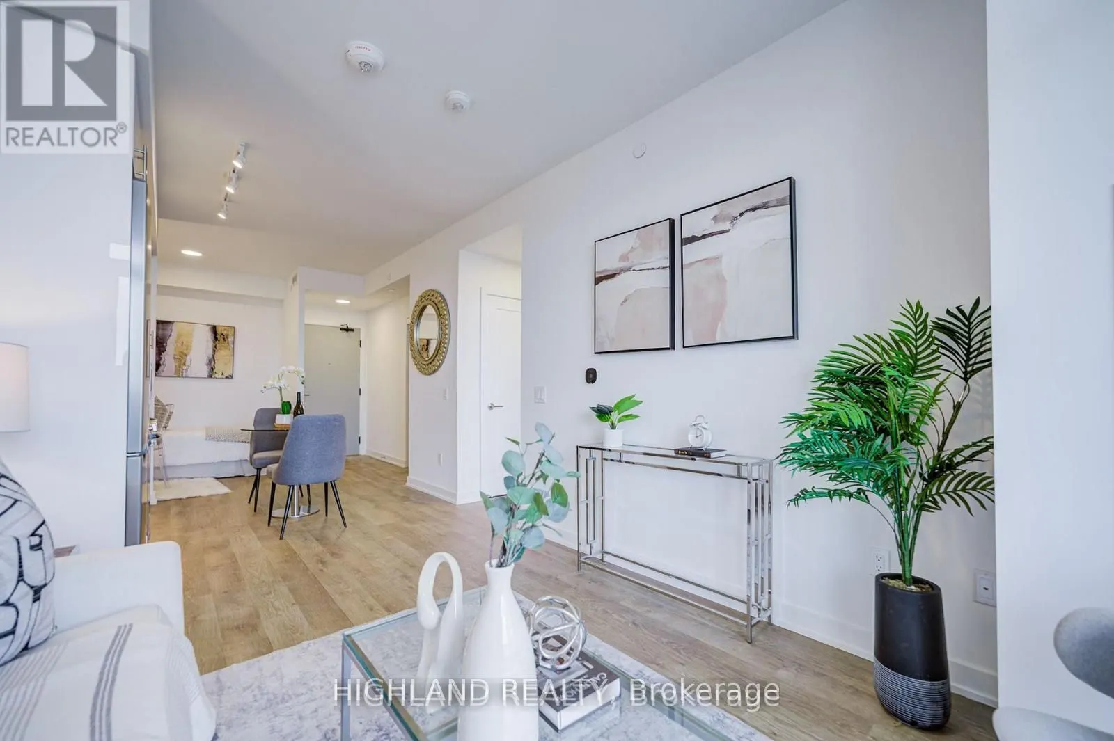 5081 Hurontario Street #3103