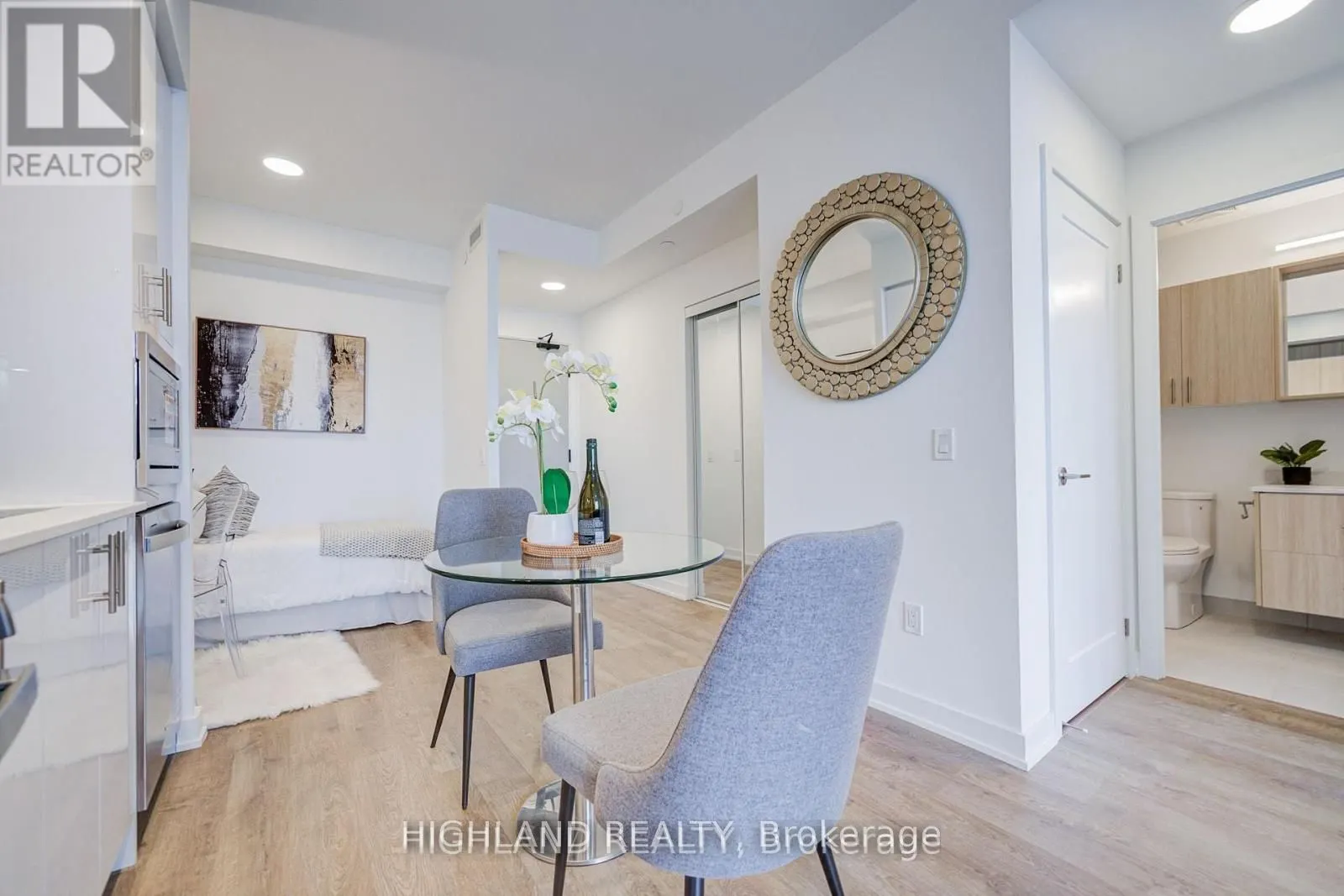 5081 Hurontario Street #3103