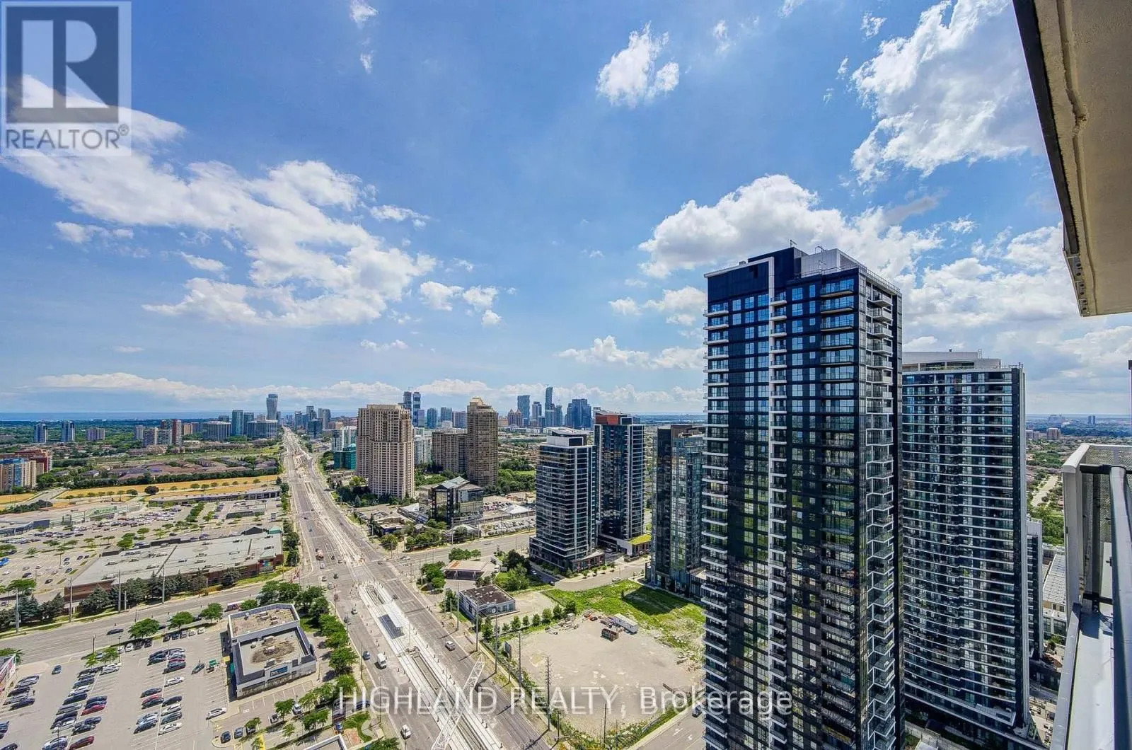 5081 Hurontario Street #3103